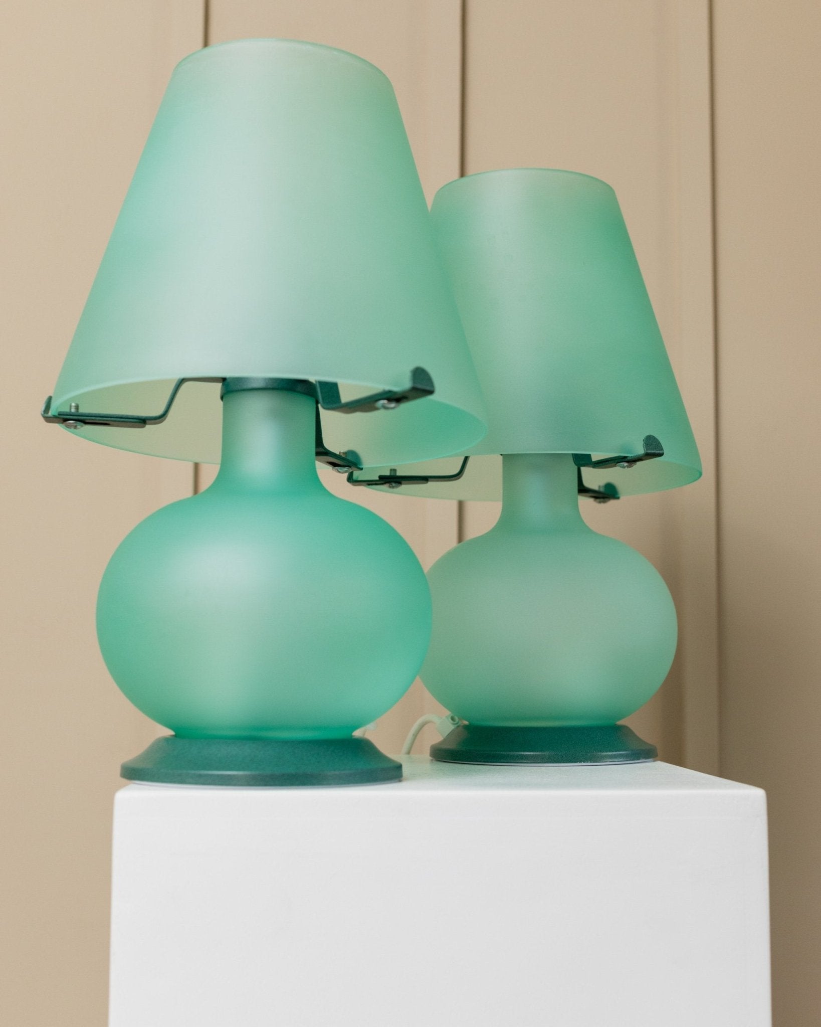 1 of 2 Mushroom table lamps in mint and green Murano glass - Italy Mid Century 1980s - Bottega Jacobs