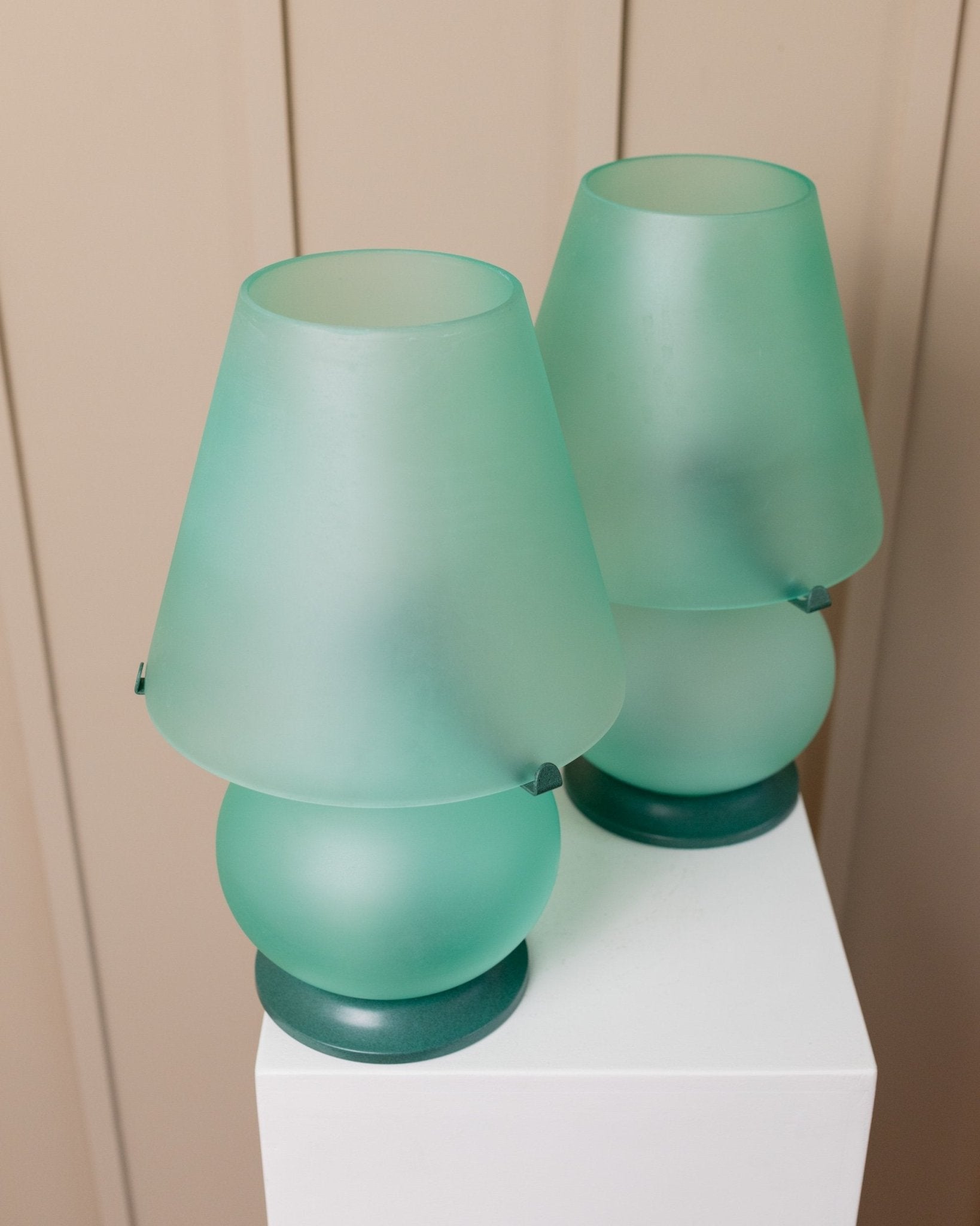1 of 2 Mushroom table lamps in mint and green Murano glass - Italy Mid Century 1980s - Bottega Jacobs