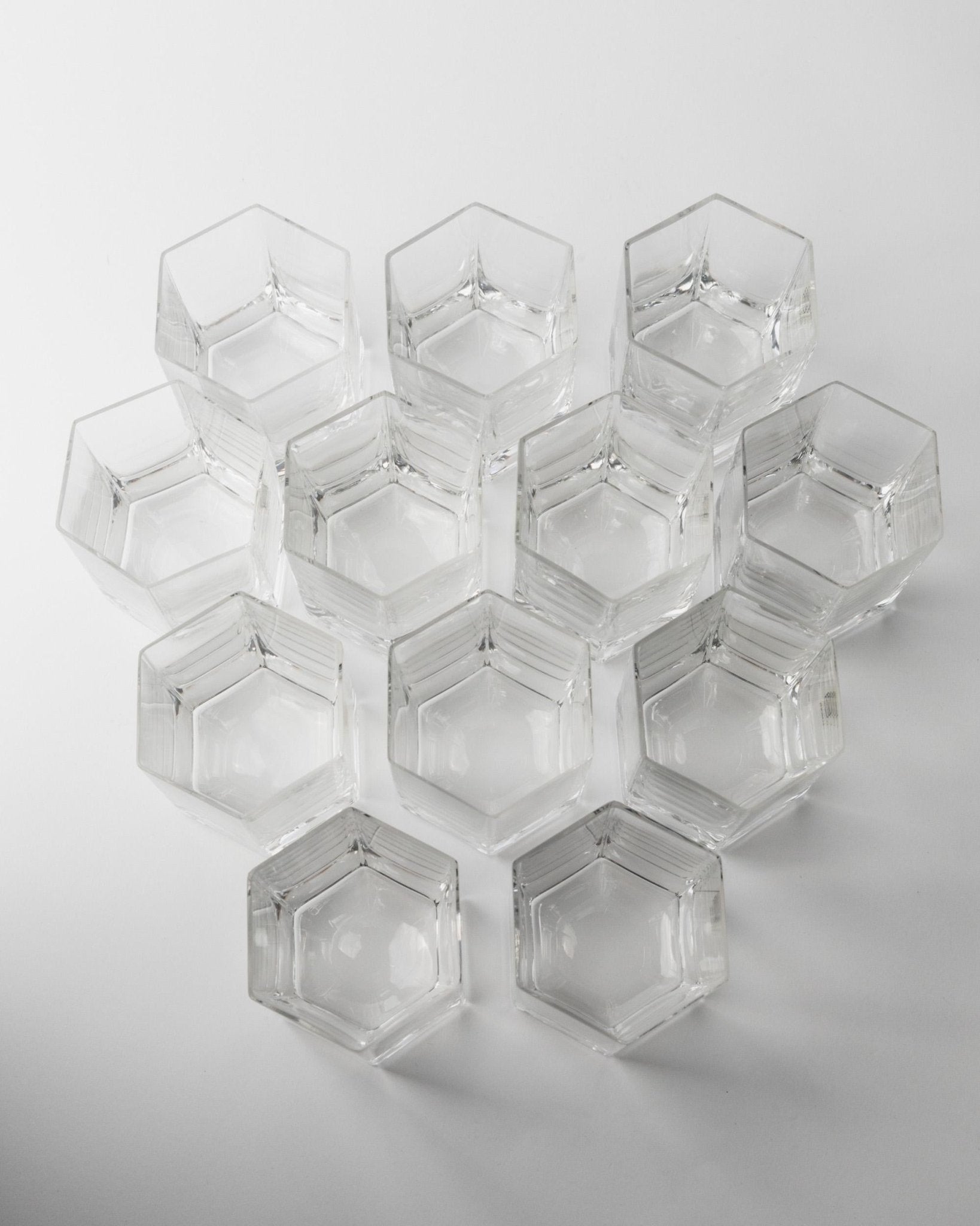 12 Vintage Hexagonal Drinking Glasses by Europa Cristalleria - for Wine, Longdrinks or Water - Design Italy 1980s - Tableware, Gift Idea_Bottega Jacobs