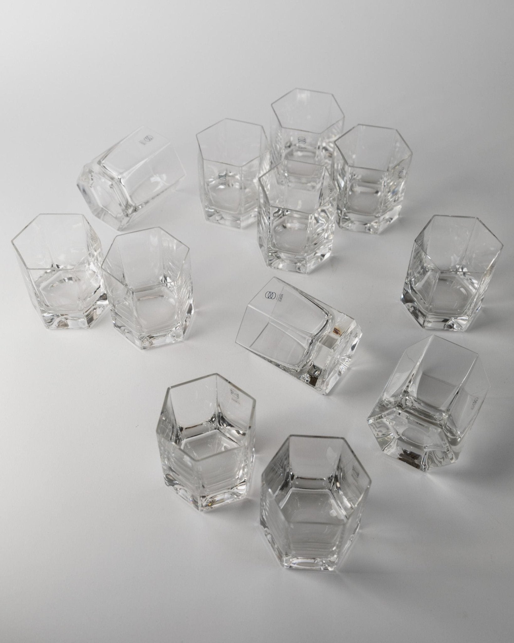 12 Vintage Hexagonal Drinking Glasses by Europa Cristalleria - for Wine, Longdrinks or Water - Design Italy 1980s - Tableware, Gift Idea_Bottega Jacobs