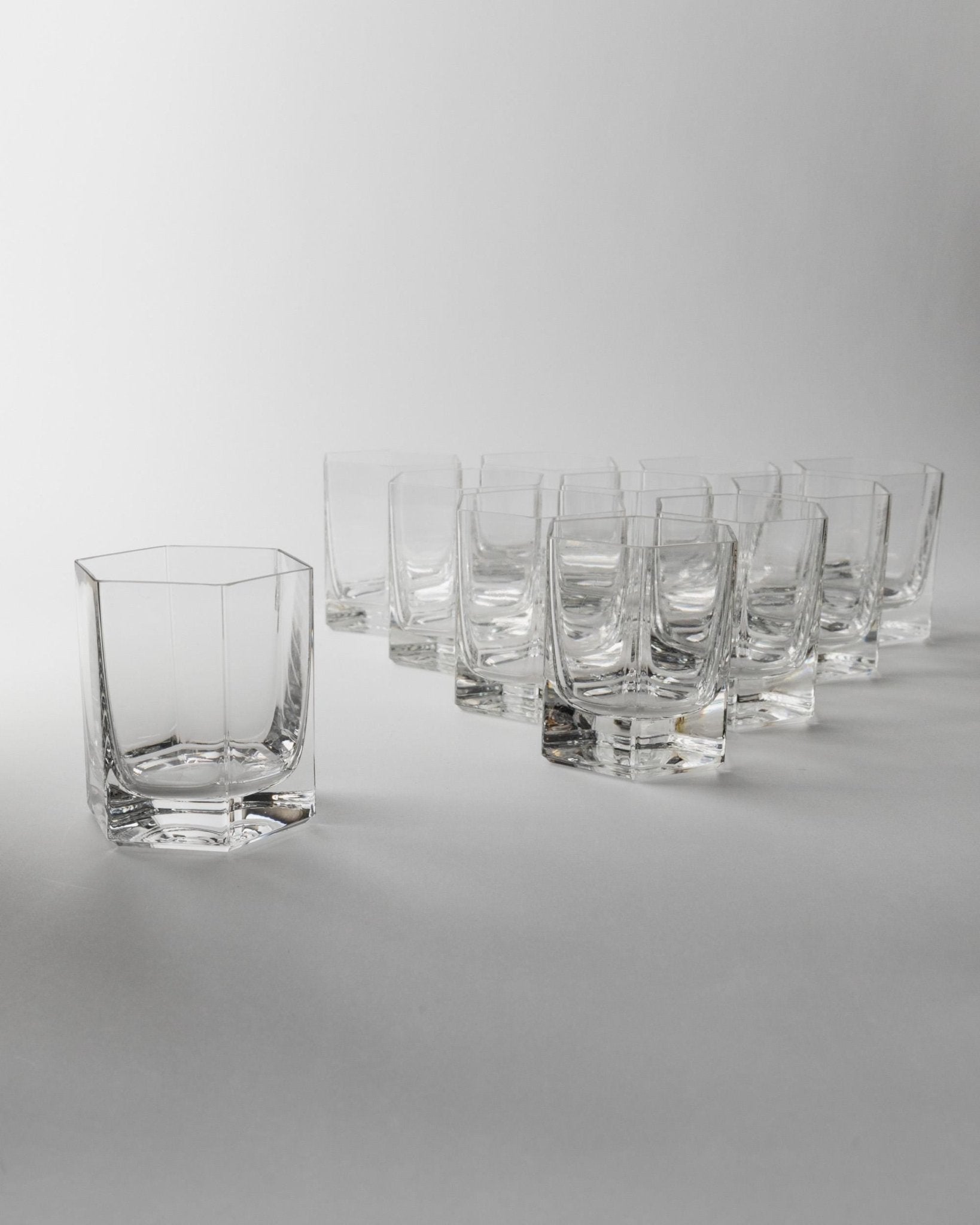 12 Vintage Hexagonal Drinking Glasses by Europa Cristalleria - for Wine, Longdrinks or Water - Design Italy 1980s - Tableware, Gift Idea_Bottega Jacobs