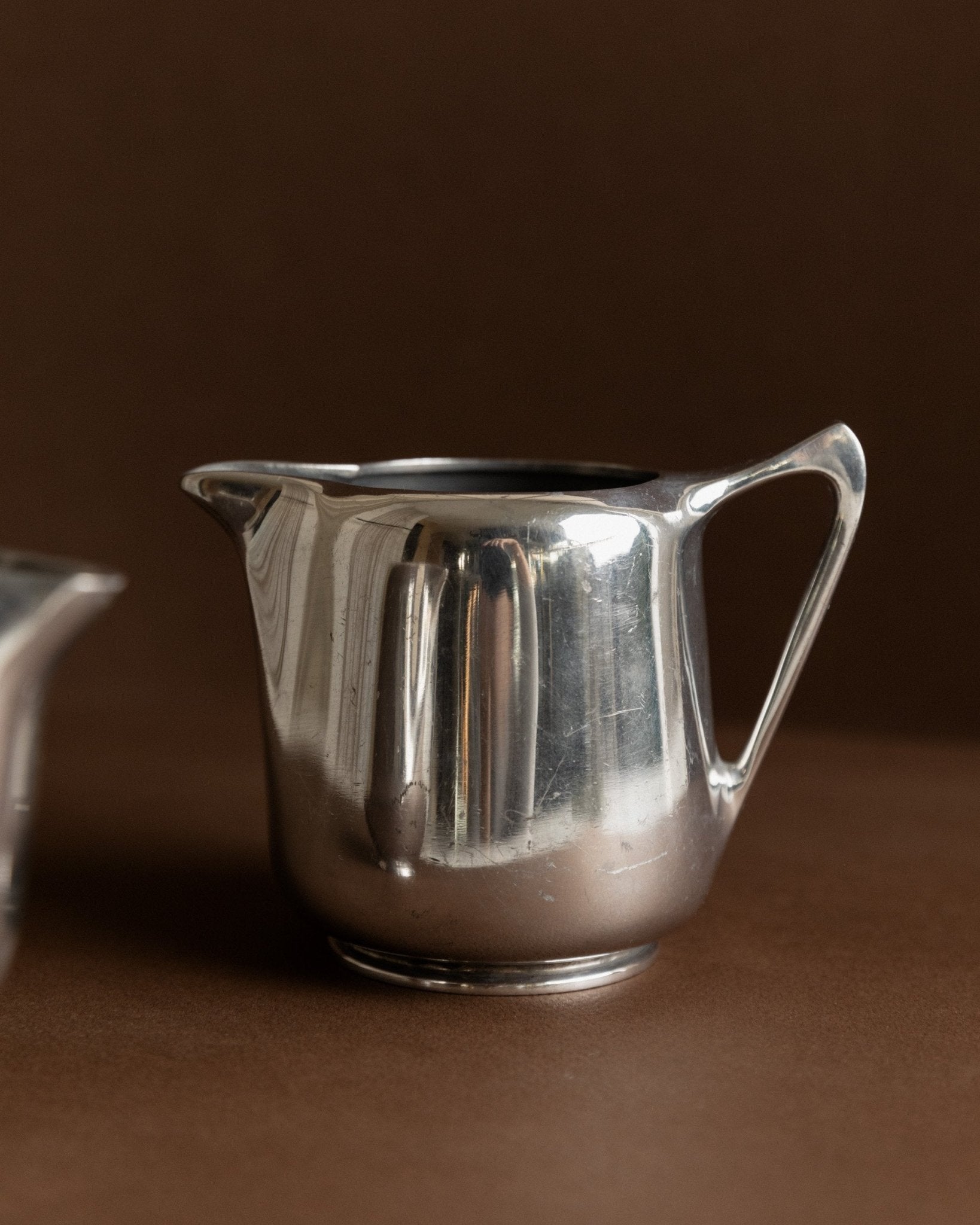 2 Vintage Art Nouveau Jugs by Newmaid Picquot Ware - England 1950s - aluminium sauce boats, timeless design, gift idea, table decoration - Bottega Jacobs