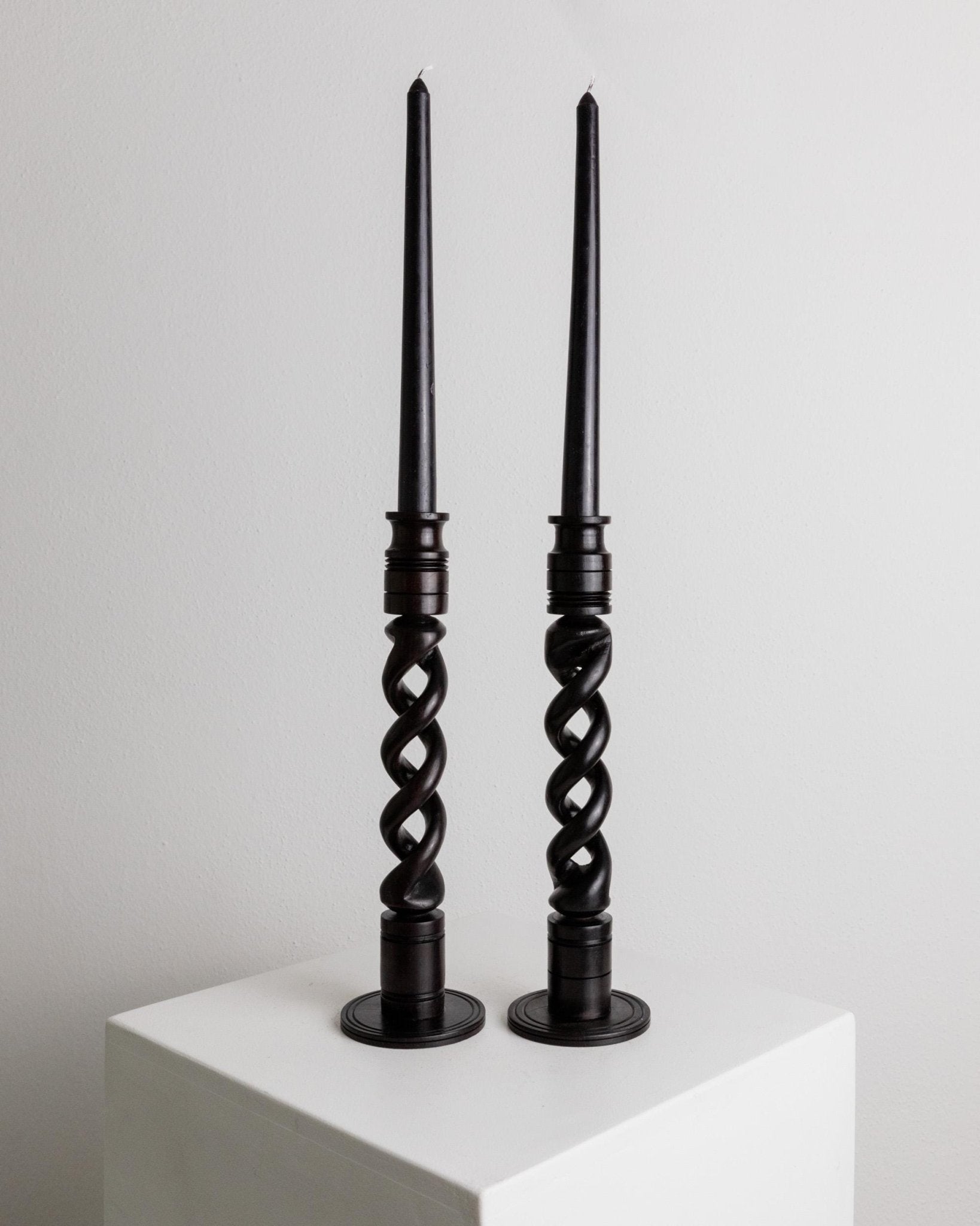 2 Vintage Candle Holders in Dark Wood - Twisted Timeless Design, Beautiful Details - Italy 1970s - Boho Style Table Decor, Gift Idea_Bottega Jacobs