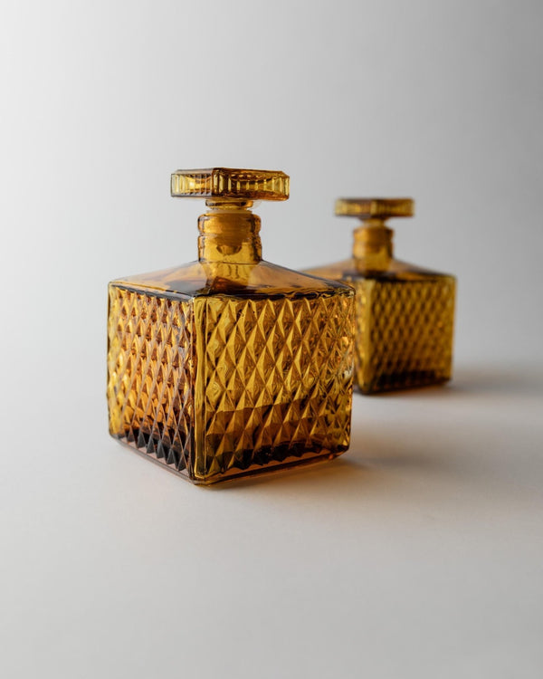 2 Vintage Diamond Point Amber Glass Decanter - Square Liquor Bottles with Stopper - Mid Century Design 70s - Elegant Gift Idea, table Decor_Bottega Jacobs
