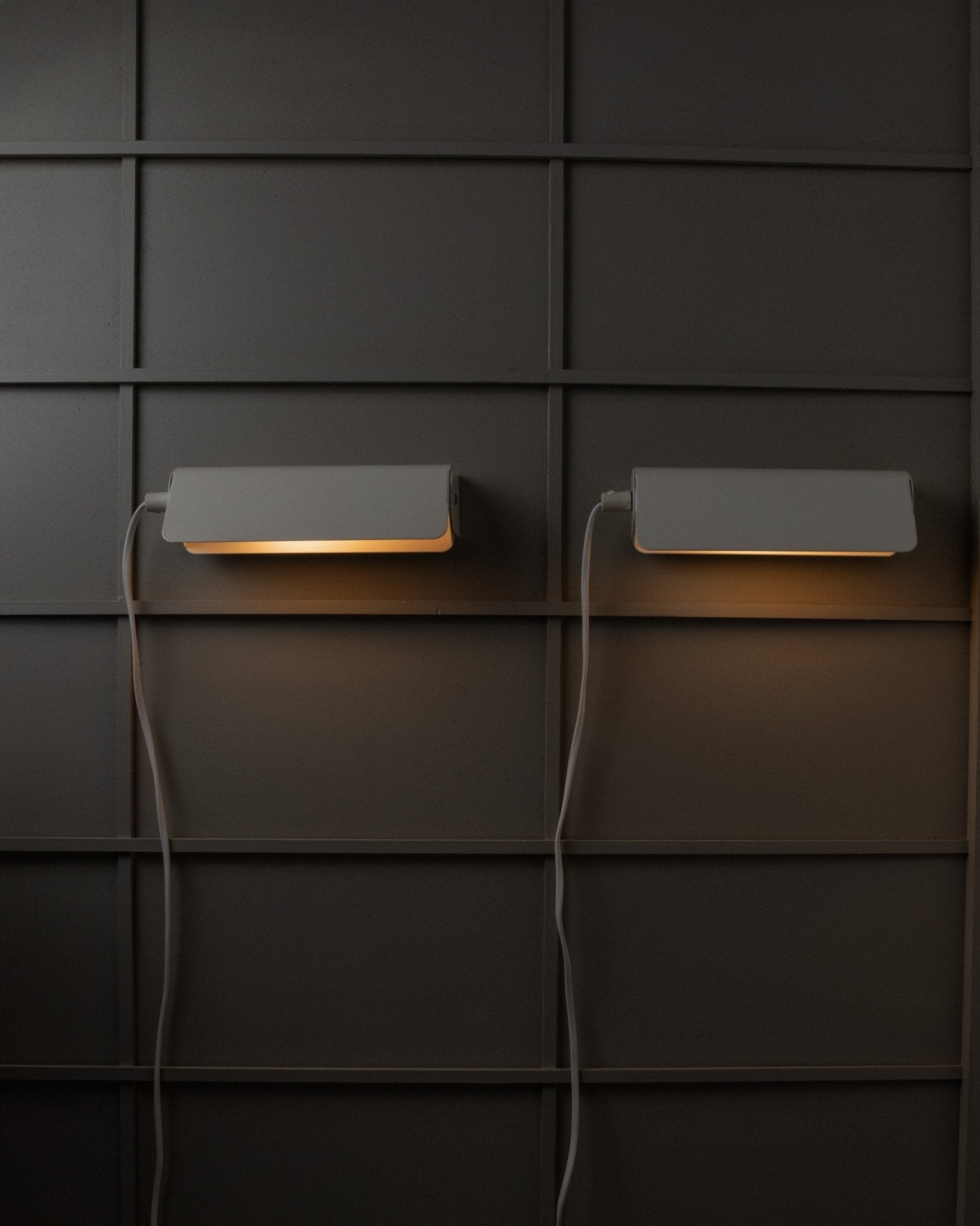 2 Vintage Fister wall lamps by Design Light - white metal minimalist - Denmark 1980s - Stylish reading lights swivelling, gift - Bottega Jacobs