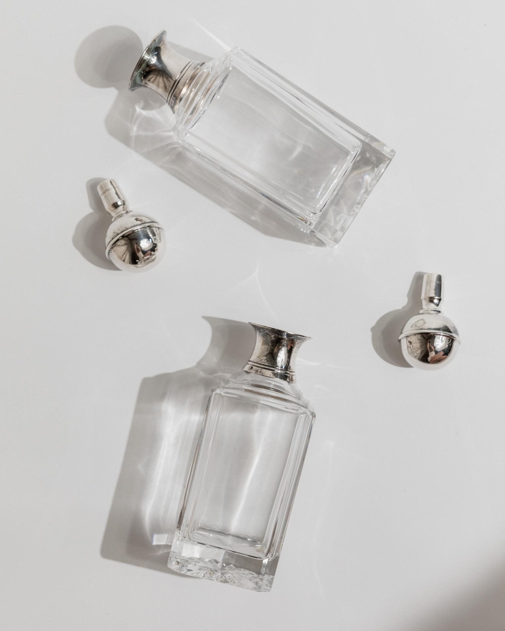 2 Vintage Glass Decanters - with silver - plated ball Stoppers - Art Deco Style Italy 1950s - Gift Idea, Bar Accessories for Whiskey, Liquor_Bottega Jacobs