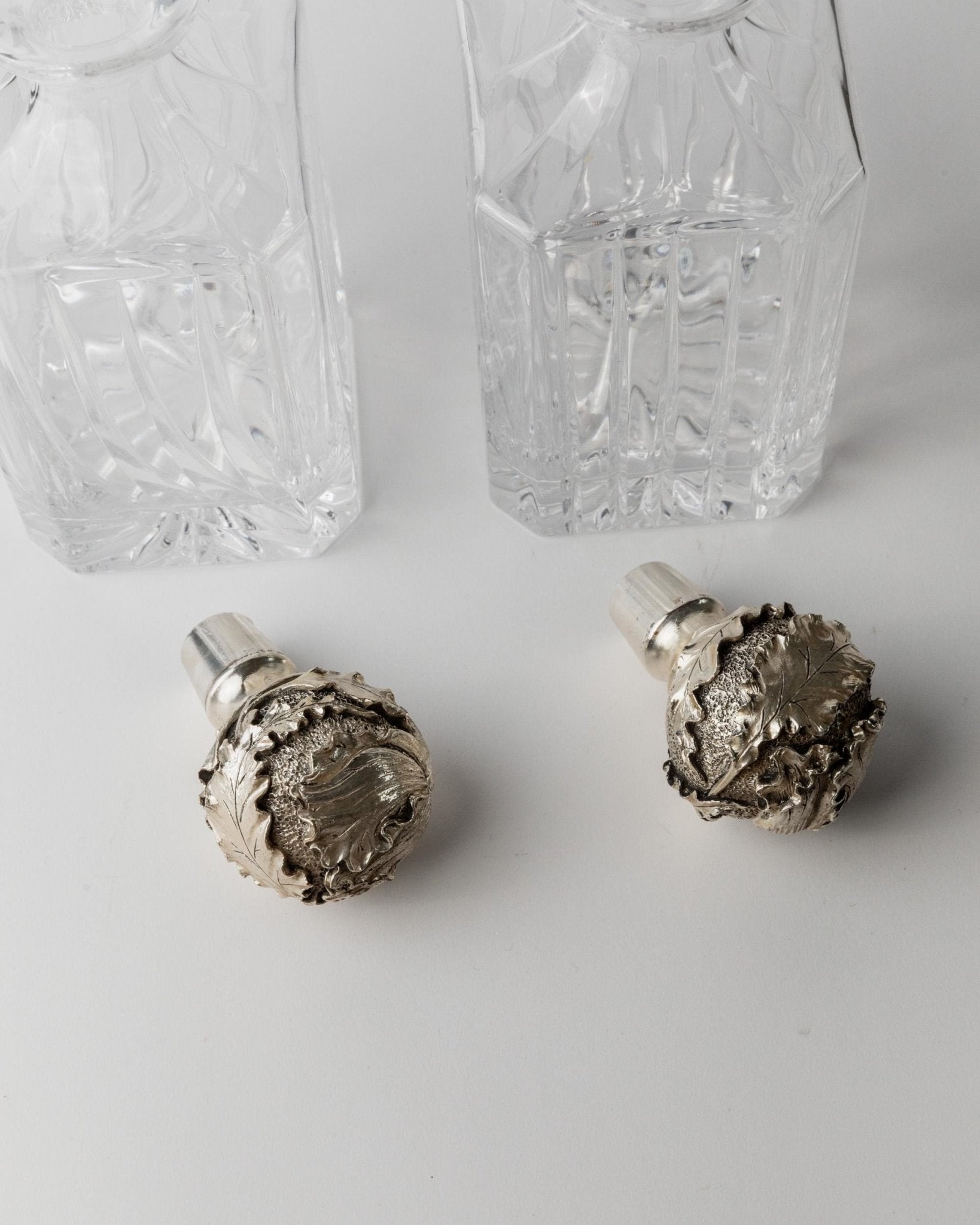 2 Vintage Glass Decanters with silver - plated Stoppers in Oak Motif - Art Deco Style Italy 1950s - Gift, Bar Accessory for Whiskey, Liquor_Bottega Jacobs