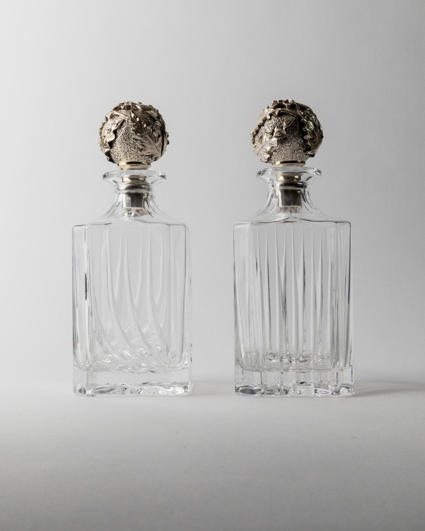 2 Vintage Glass Decanters with silver - plated Stoppers in Oak Motif - Art Deco Style Italy 1950s - Gift, Bar Accessory for Whiskey, Liquor_Bottega Jacobs