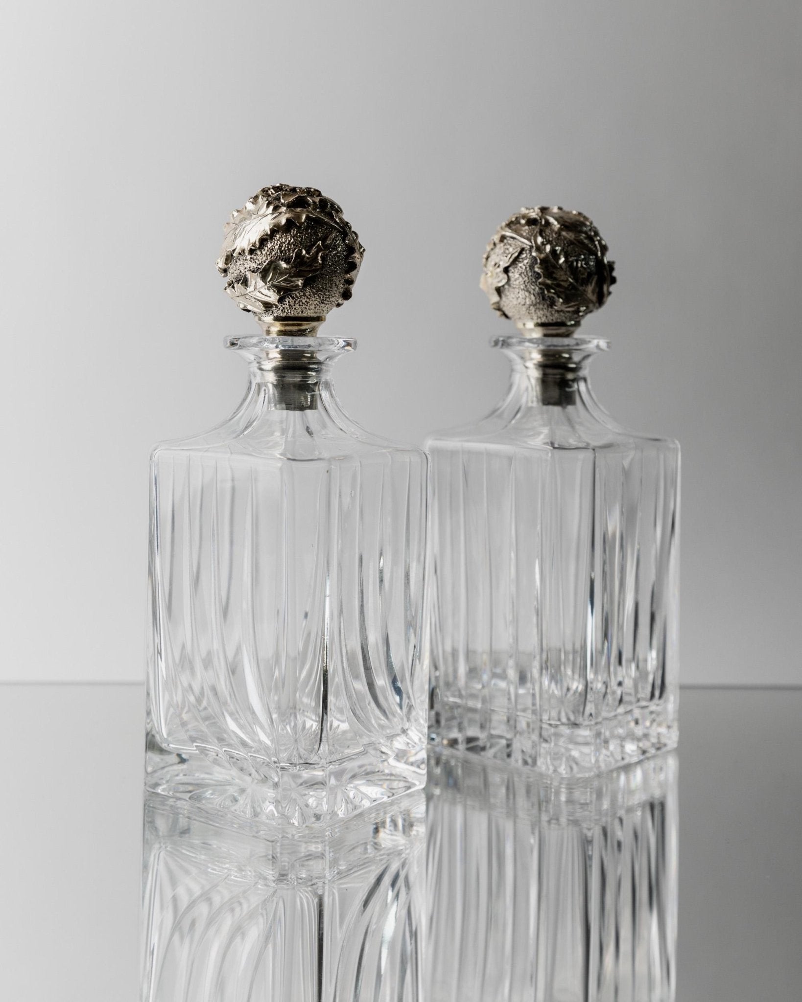 2 Vintage Glass Decanters with silver - plated Stoppers in Oak Motif - Art Deco Style Italy 1950s - Gift, Bar Accessory for Whiskey, Liquor_Bottega Jacobs