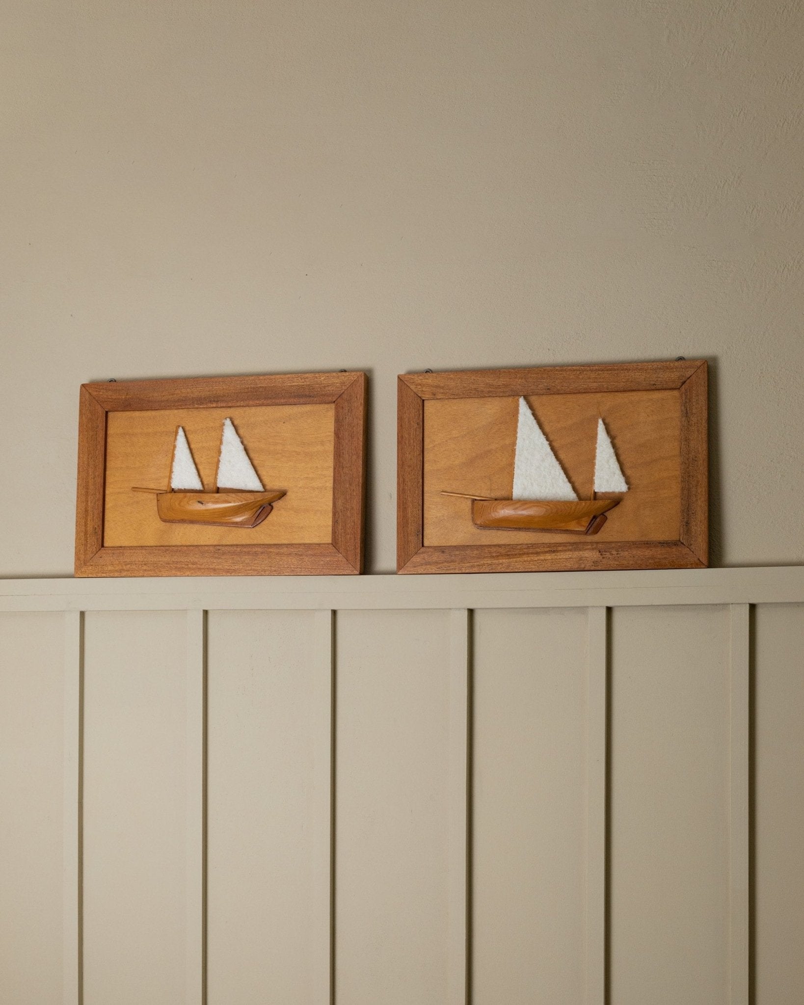 2 vintage wooden boat murals - plastic sailing boats with bouclé wool sails - gift for sailing enthusiasts - France 1960s - Bottega Jacobs