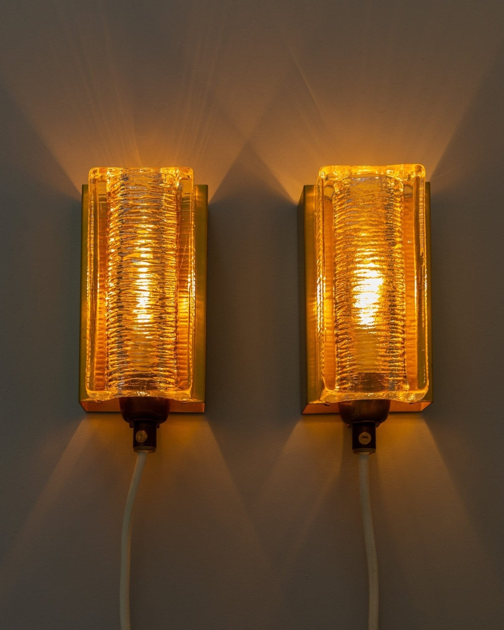 2 Vitrika wall lamps - Danish Atlantic Sconce McM - 1970s - Bottega Jacobs