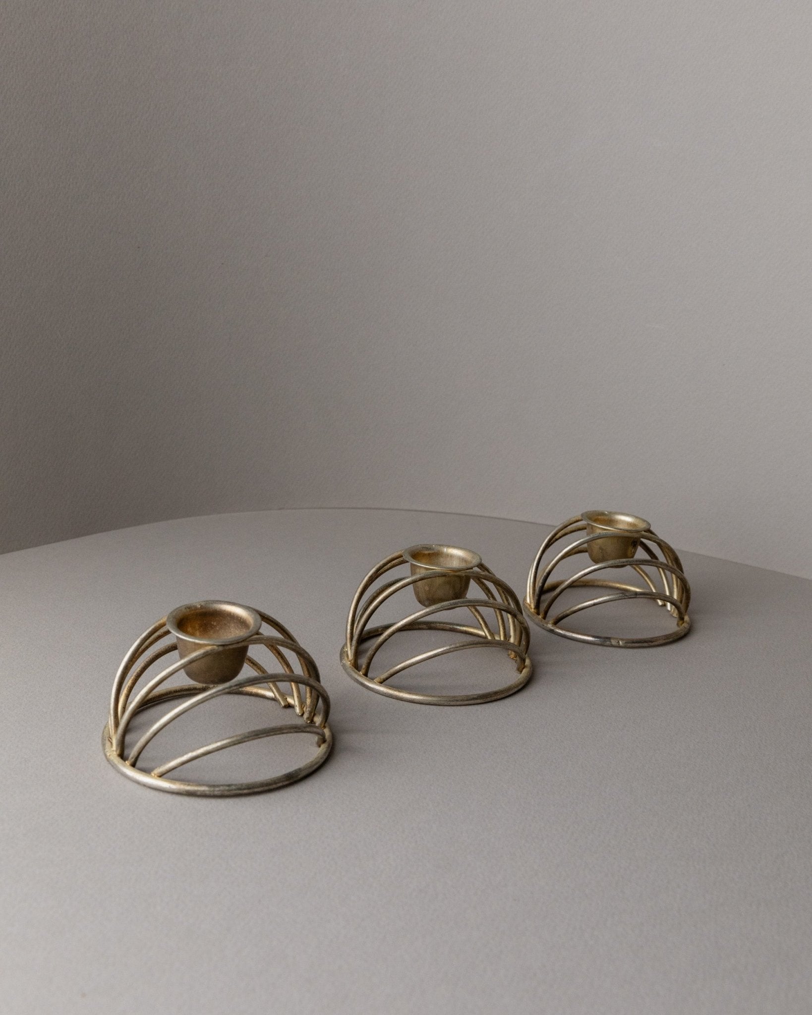 3 vintage brass candle holders - for 3 candles, dome made of brass wire, timeless design Italy 70s - elegant table decoration, gift idea - Bottega Jacobs