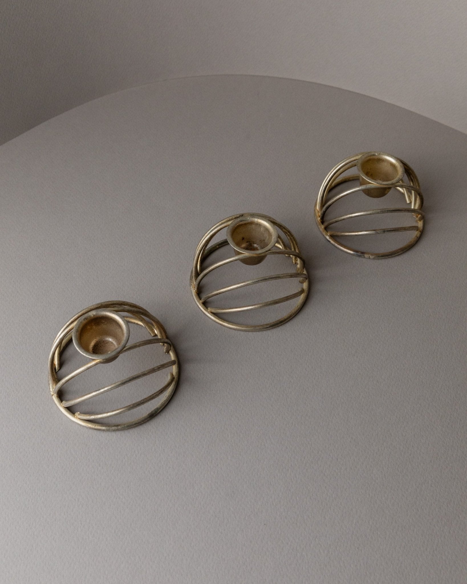 3 vintage brass candle holders - for 3 candles, dome made of brass wire, timeless design Italy 70s - elegant table decoration, gift idea - Bottega Jacobs