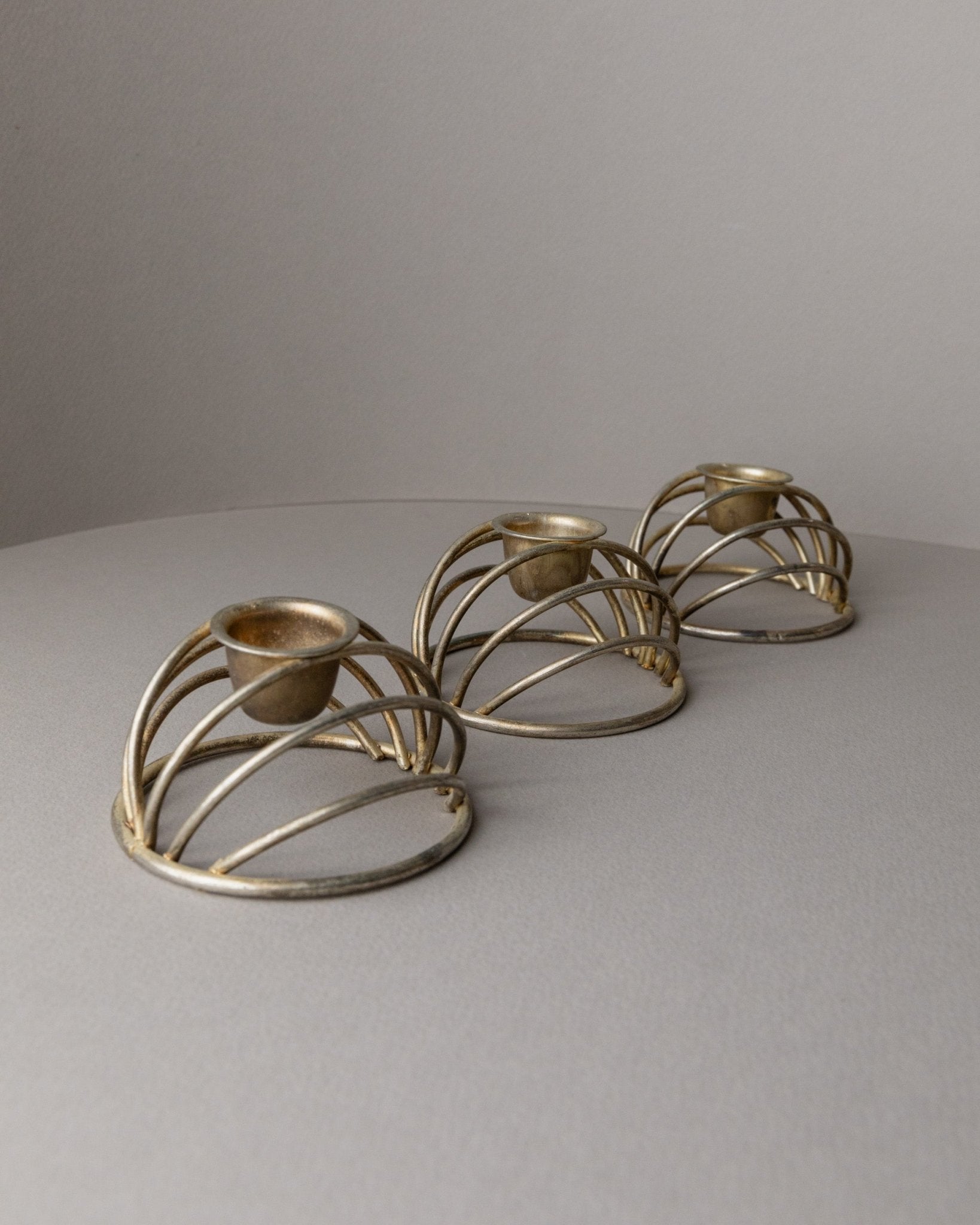 3 vintage brass candle holders - for 3 candles, dome made of brass wire, timeless design Italy 70s - elegant table decoration, gift idea - Bottega Jacobs