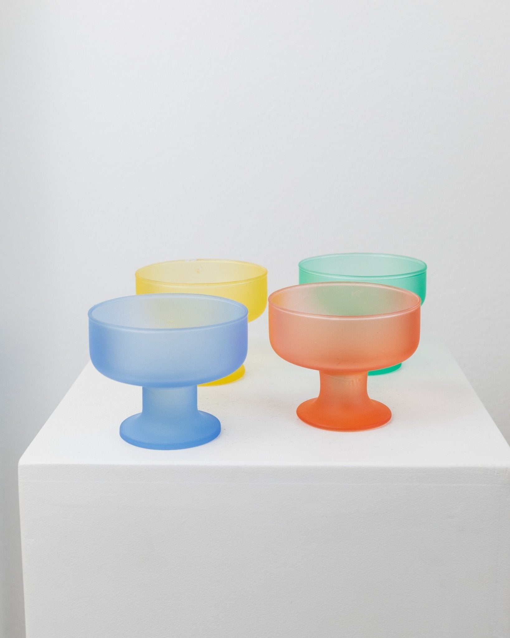 4 Vintage Drinking Glasses – Ice Cream Cups, Memphis Style – 1980s Italian Vintage Glassware – Bold Glass, Retro Gift Idea - Bottega Jacobs
