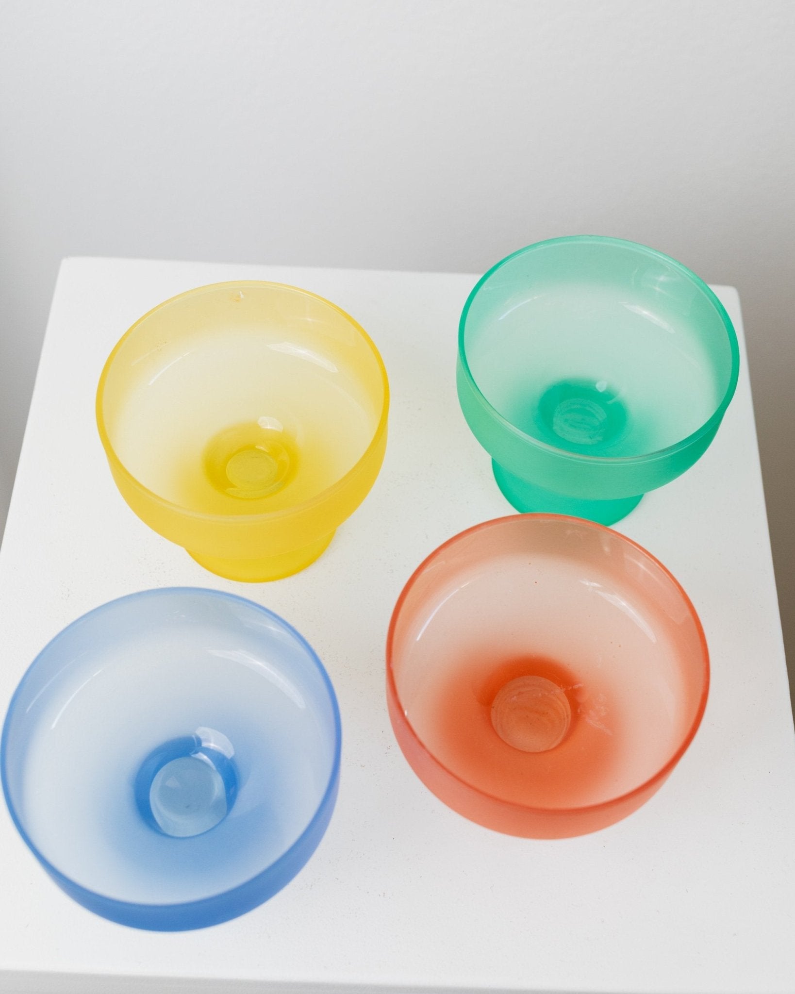4 Vintage Drinking Glasses – Ice Cream Cups, Memphis Style – 1980s Italian Vintage Glassware – Bold Glass, Retro Gift Idea - Bottega Jacobs