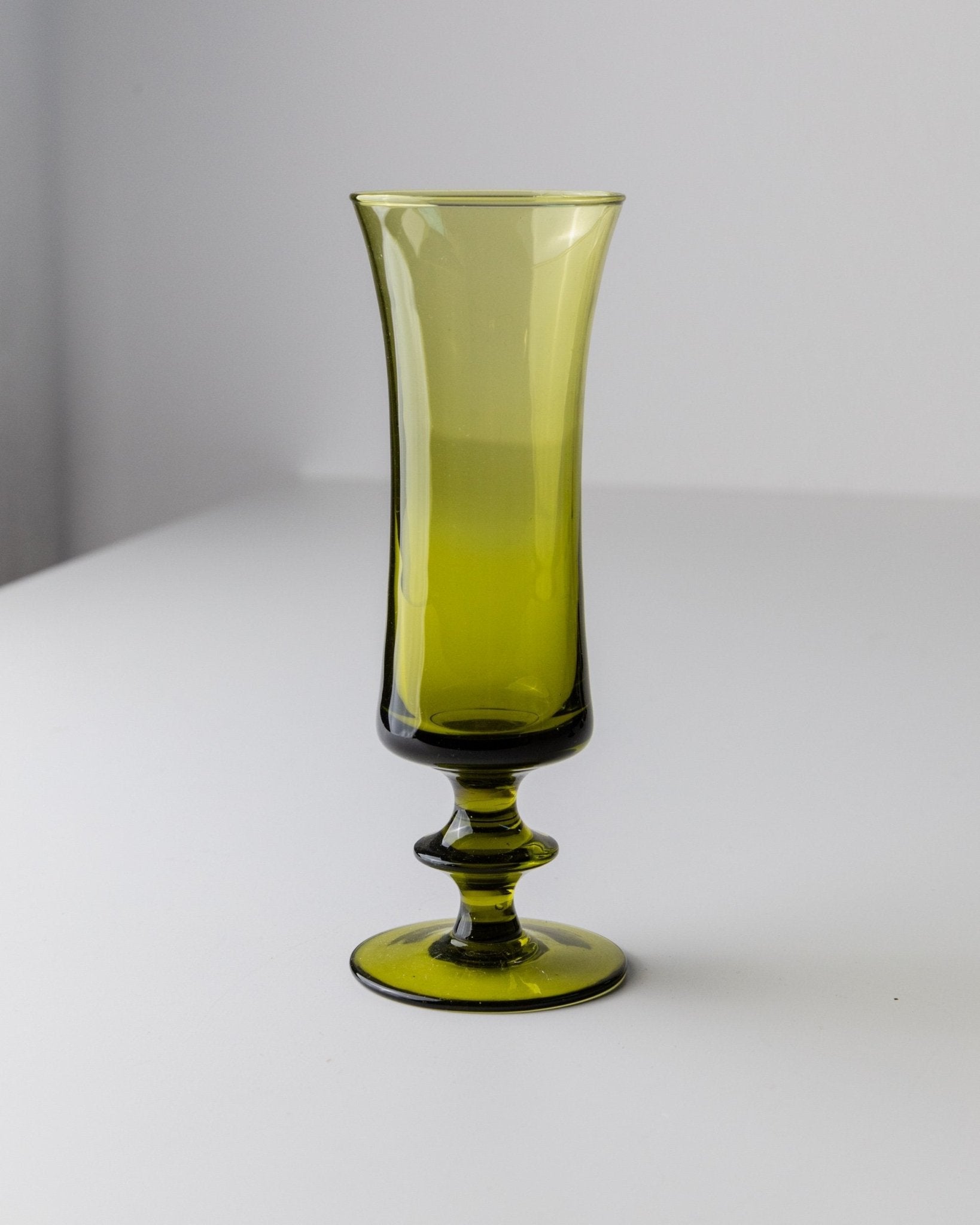 4 vintage Murano glass drinking glasses in green - Mid Century Design Italy 70s - stemware olive - retro cocktail glass, elegant gift idea - Bottega Jacobs
