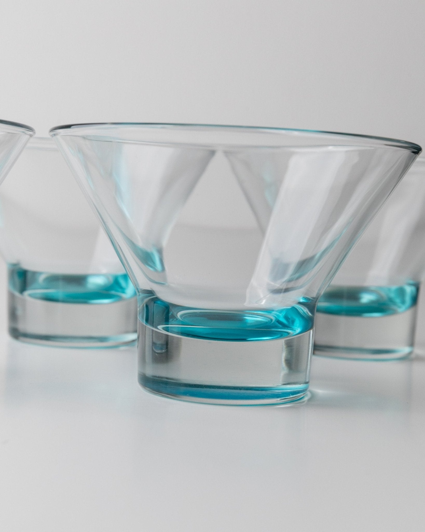 5 vintage Murano glass drinking glasses - turquoise bowls - pop art design Italy 80s - retro cocktail glasses, dessert bowls, elegant gift idea - Bottega Jacobs