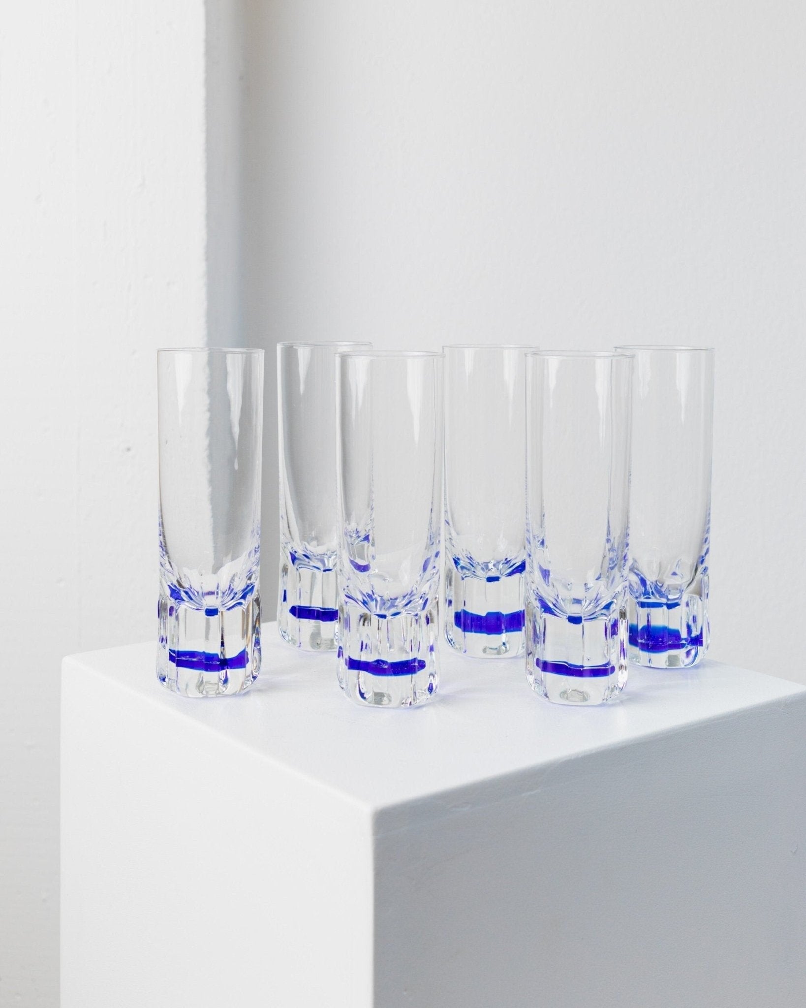 6 vintage drinking glasses from Italy 1980s - Set of water glasses in royal blue transparent - Mid Century Design - Bottega Jacobs