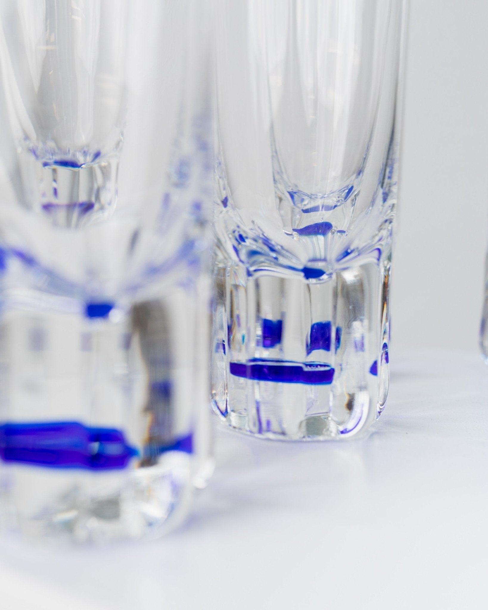 6 vintage drinking glasses from Italy 1980s - Set of water glasses in royal blue transparent - Mid Century Design - Bottega Jacobs