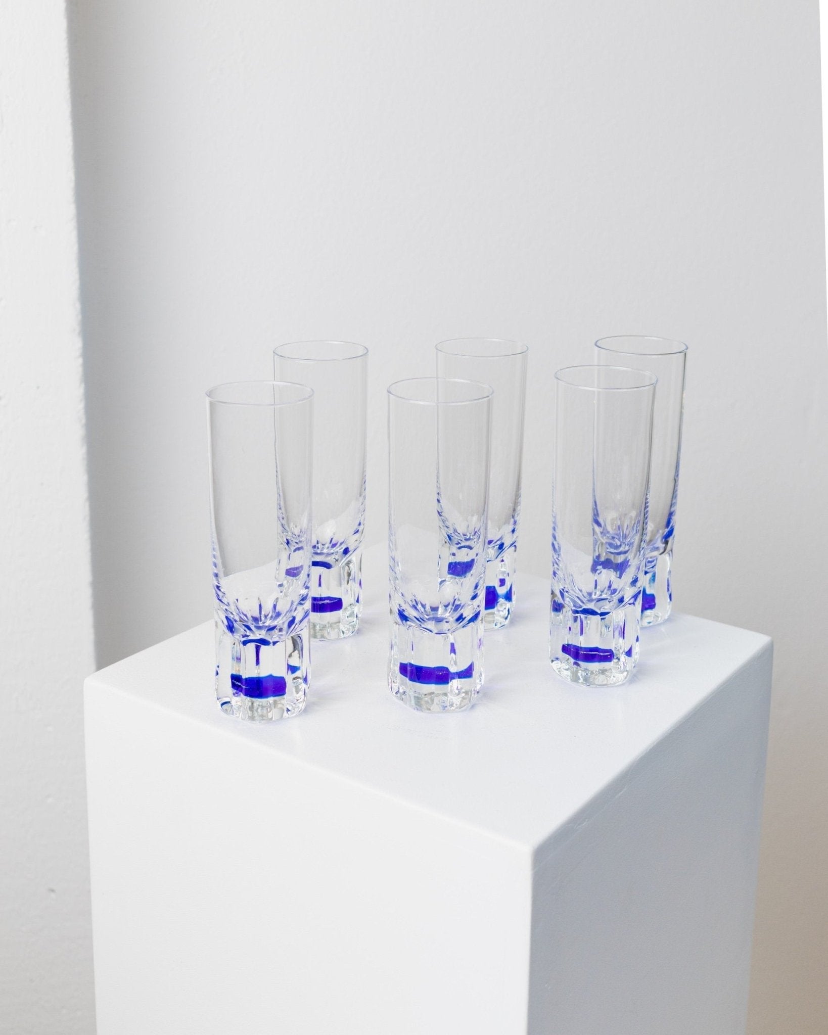 6 vintage drinking glasses from Italy 1980s - Set of water glasses in royal blue transparent - Mid Century Design - Bottega Jacobs