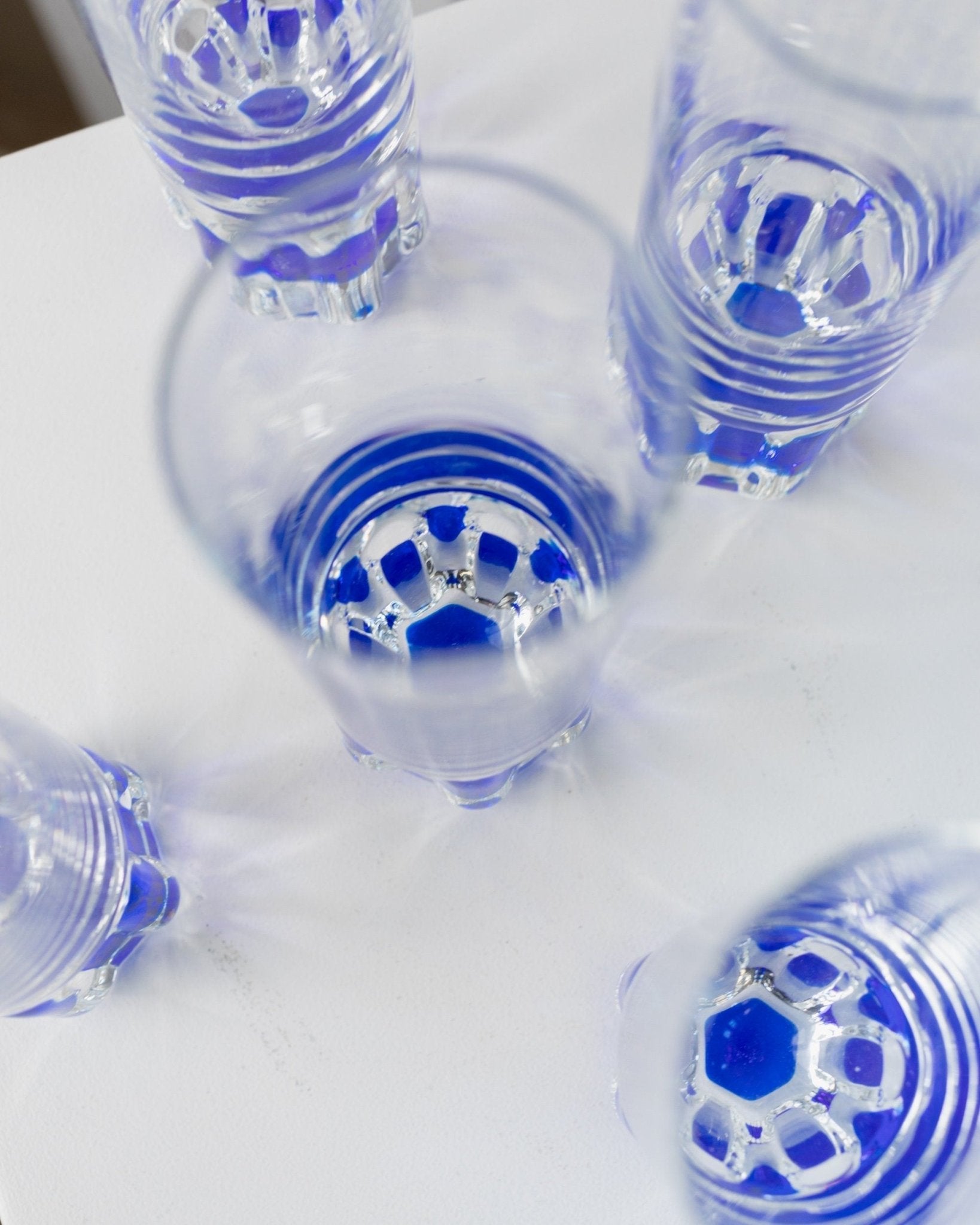 6 vintage drinking glasses from Italy 1980s - Set of water glasses in royal blue transparent - Mid Century Design - Bottega Jacobs