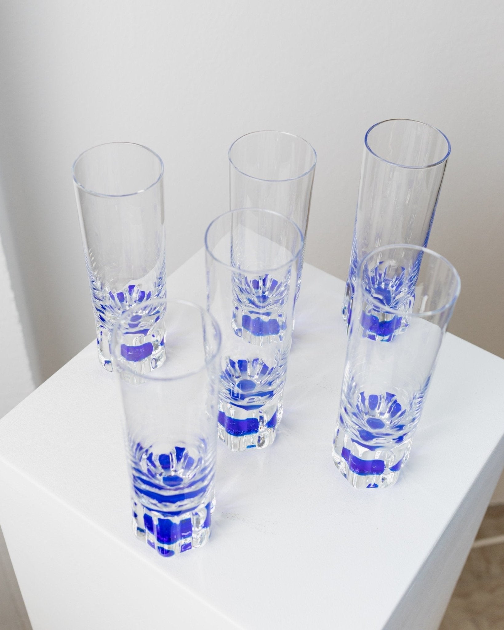 6 vintage drinking glasses from Italy 1980s - Set of water glasses in royal blue transparent - Mid Century Design - Bottega Jacobs