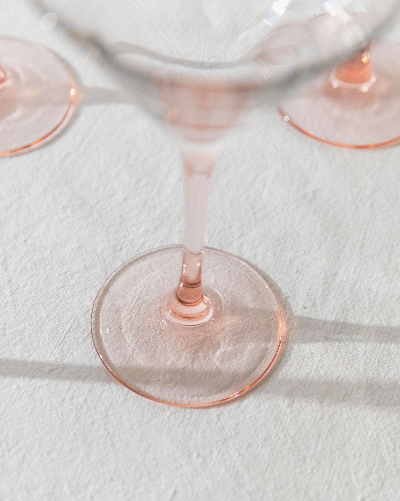 6 Vintage Martini Glasses - Pink Luminarc Champagne Bowls - France 1980s - Cocktail Glass Set, Memphis Style, Colourful Glassware, Gift Idea - Bottega Jacobs