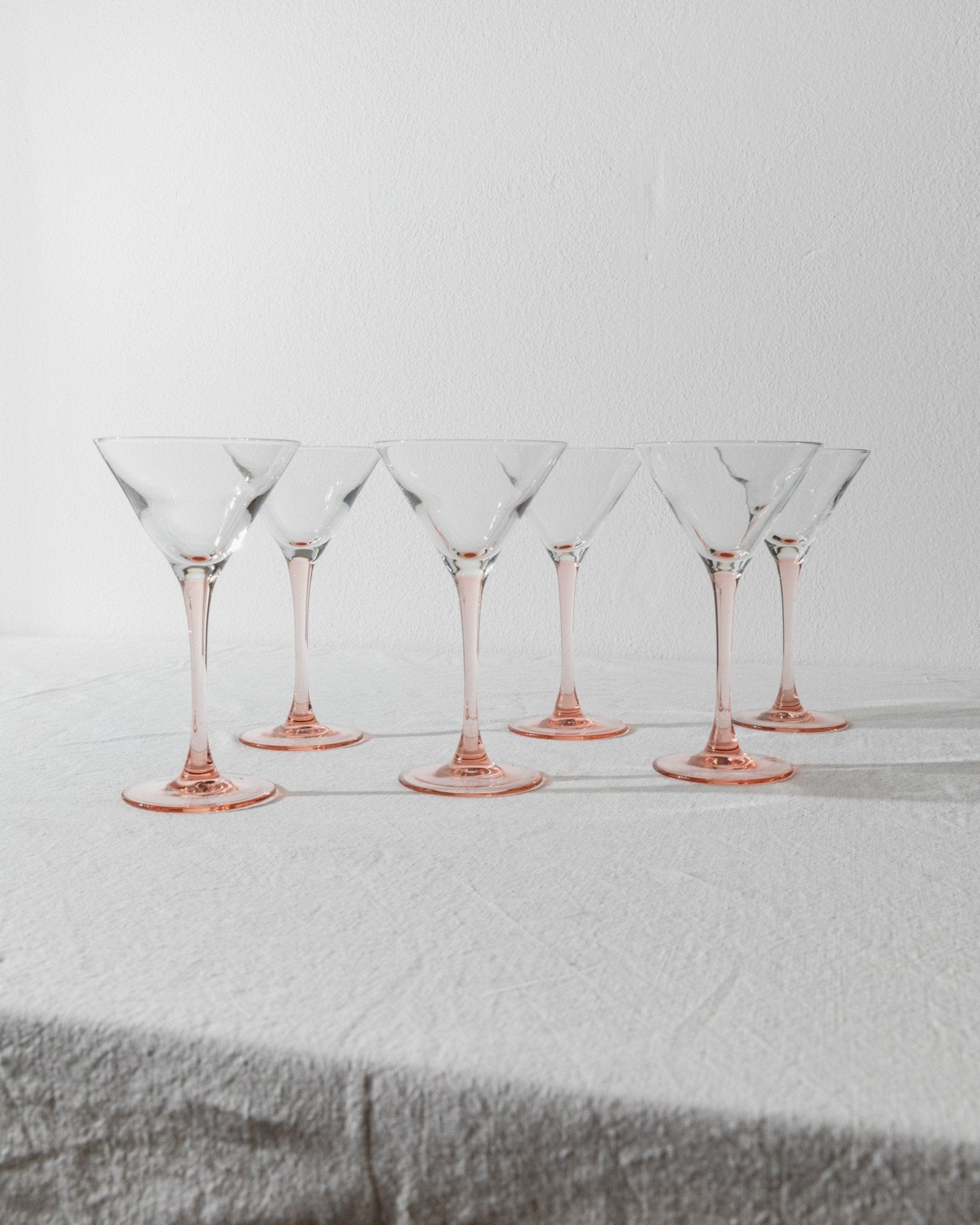 6 Vintage Martini Glasses - Pink Luminarc Champagne Bowls - France 1980s - Cocktail Glass Set, Memphis Style, Colourful Glassware, Gift Idea - Bottega Jacobs