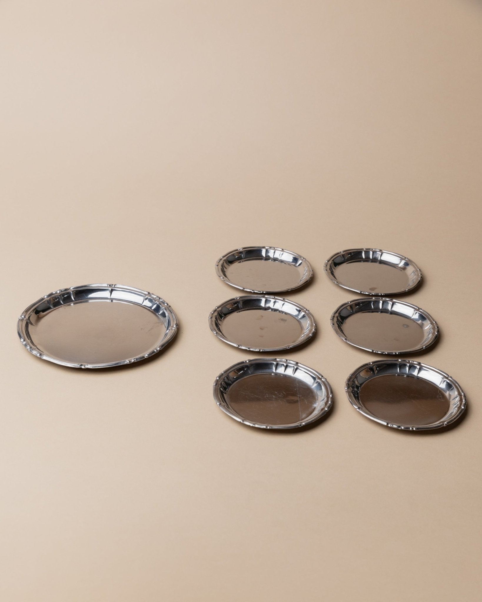 7 vintage stainless steel coasters - Italy 1980s - timeless design, decorated edge - Noble vintage table decoration, elegant gift idea - Bottega Jacobs