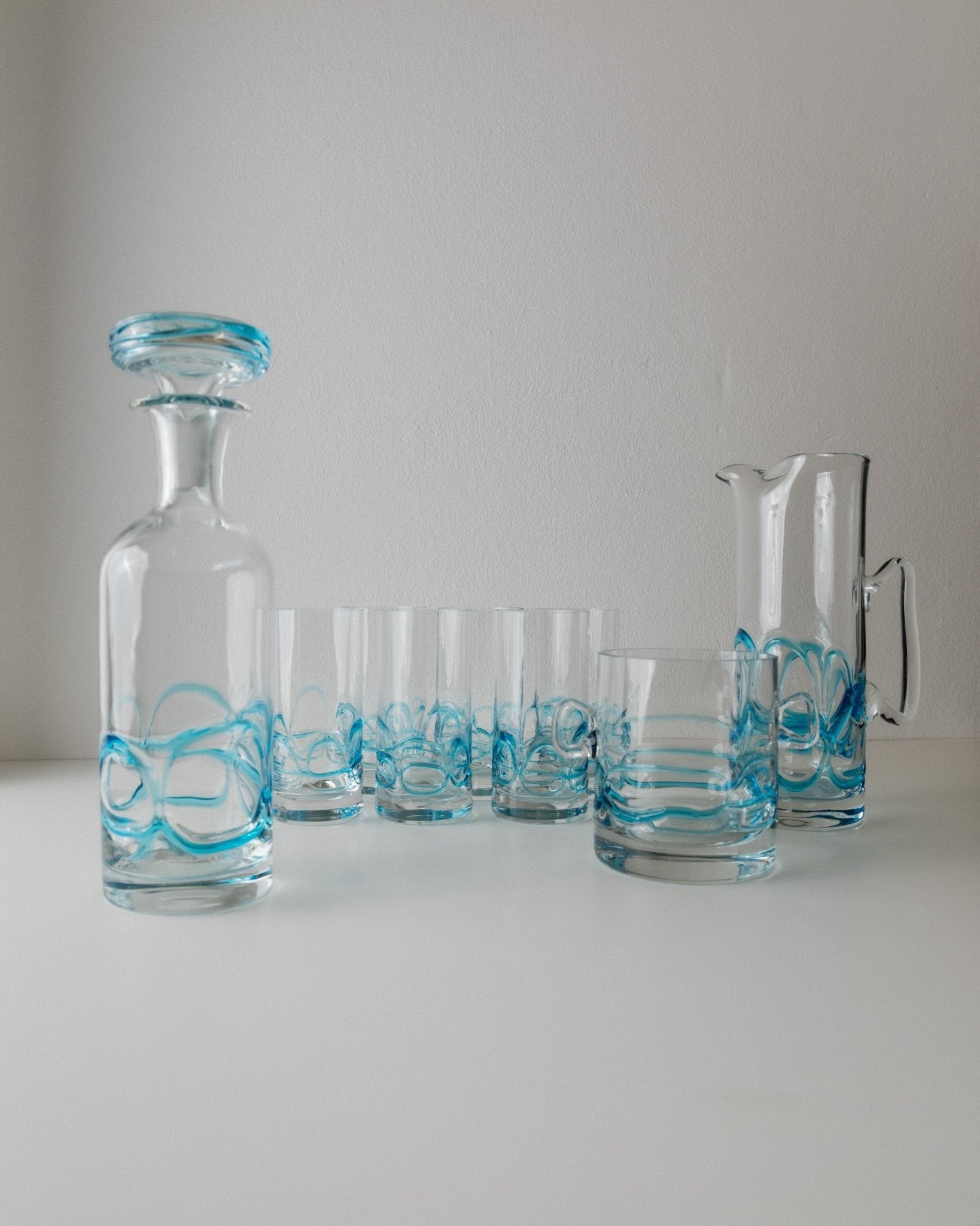 9 - piece vintage Murano glass set - clear glass and blue details - Italy 1960s - Colourful glassware, decanter, cocktail glasses, gift idea - Bottega Jacobs
