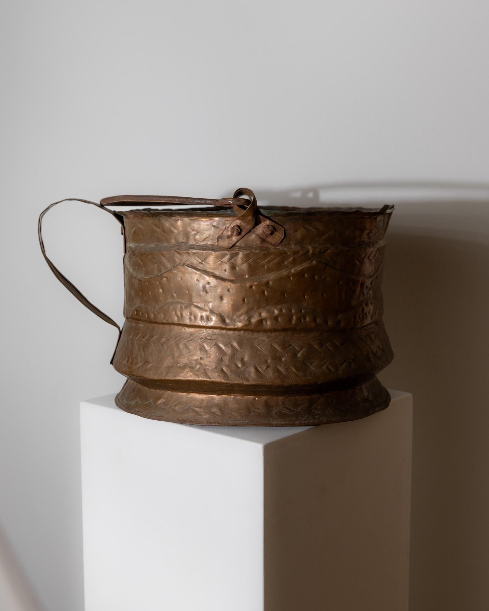 Antique 18th Century Copper Cauldron, Large Hand Hammered Vessel with Dual Handles, Rustic Planter, Timeless Italian Decor, Gift Idea_Bottega Jacobs