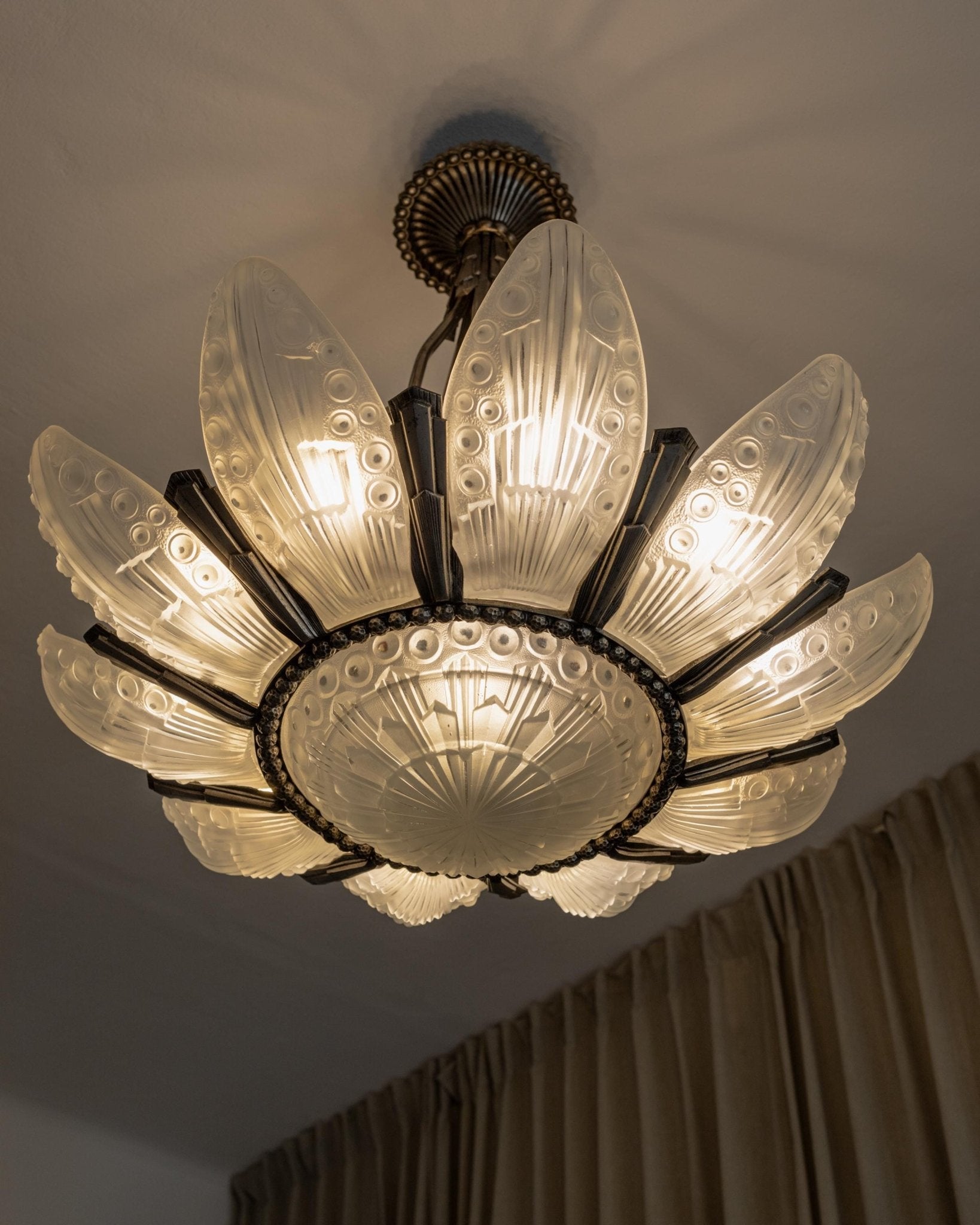 Antique 1930s Art Deco Chandelier, by Georges Leleu France, Grand Museum Piece, Exceptional Glassart, Rare Collector Ceiling Lamp, Bronze and Glass_Bottega Jacobs