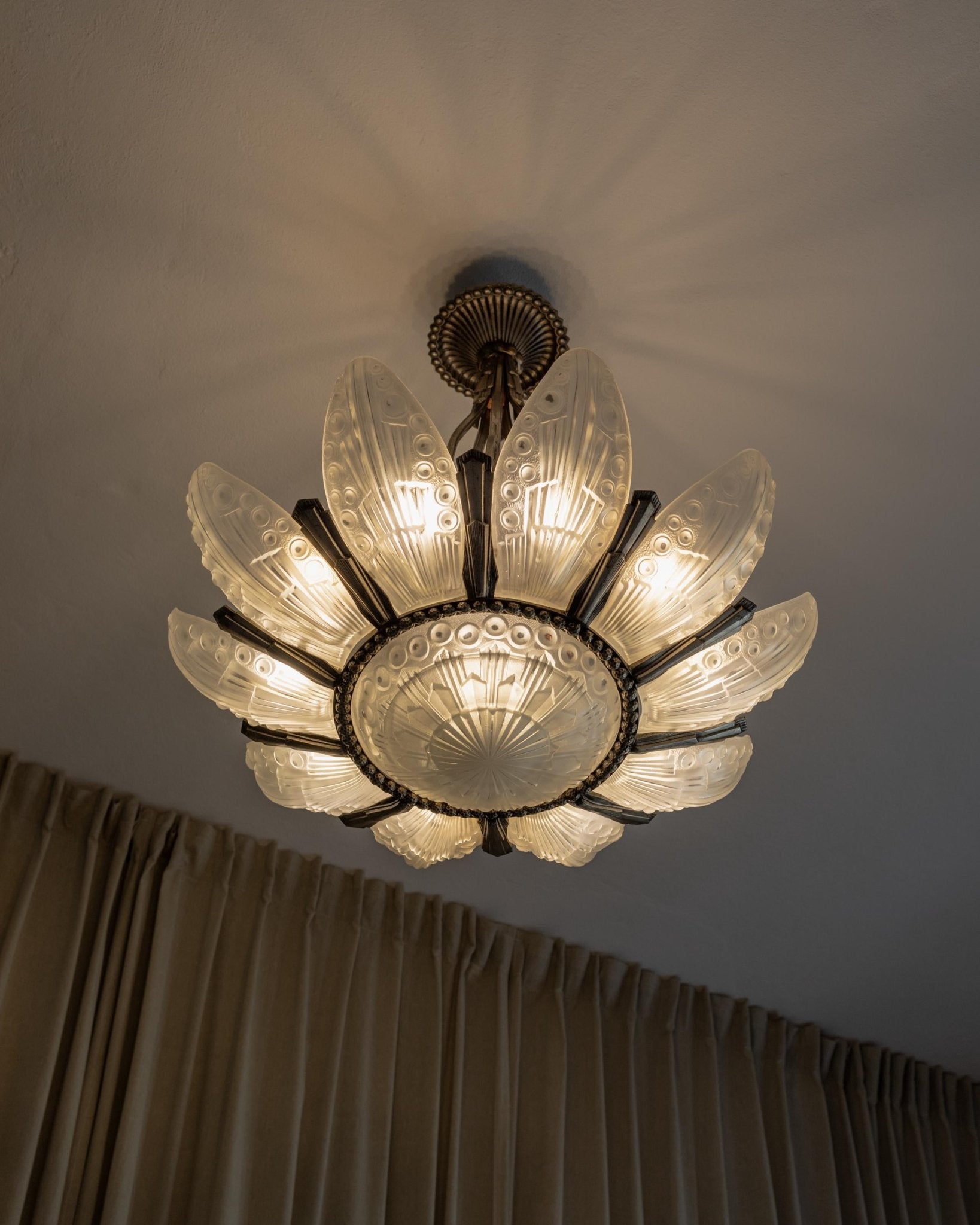 Antique 1930s Art Deco Chandelier, by Georges Leleu France, Grand Museum Piece, Exceptional Glassart, Rare Collector Ceiling Lamp, Bronze and Glass_Bottega Jacobs