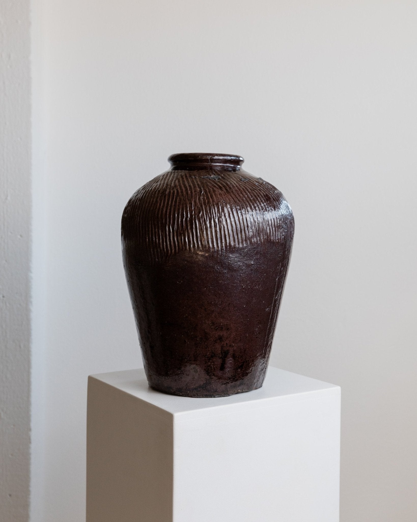 Antique XL Chinese Rice wine Pot Ceramic - rustic, brown, relief - China 19th century - country house decoration, wine jug, vase, gift idea - Bottega Jacobs