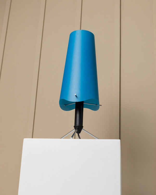 Blue vintage table lamp 80s Memphis style Italy, adjustable metal frame in black and chrome, lampshade with buttons - Bottega Jacobs