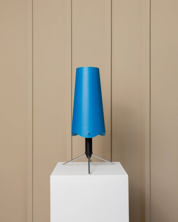 Blue vintage table lamp 80s Memphis style Italy, adjustable metal frame in black and chrome, lampshade with buttons - Bottega Jacobs