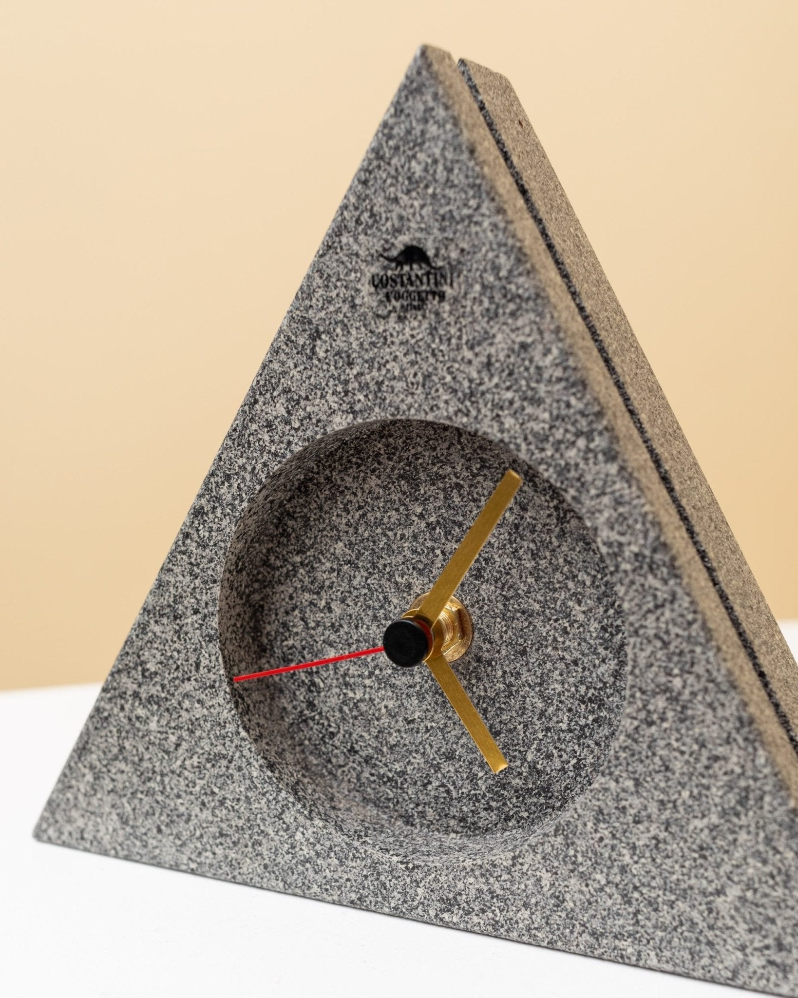 Costantini The Object Clock Triangular – Postmodern Memphis Style – Made in Italy 1980s - Bottega Jacobs