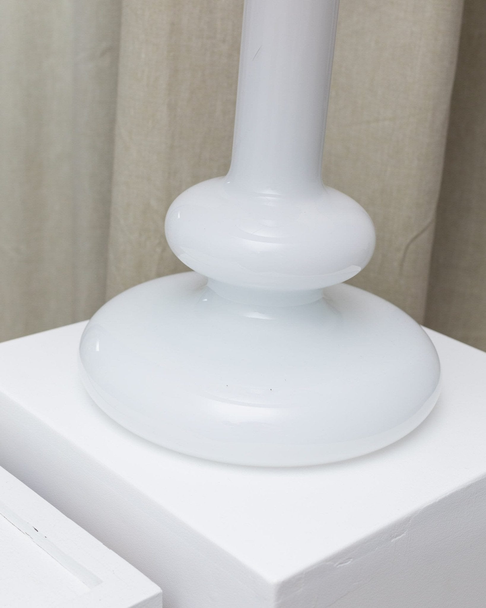 Holmegaard Plaza Table Lamp by Hsin Lung Lin - Glasværk - 1978 - 1984 - Bottega Jacobs