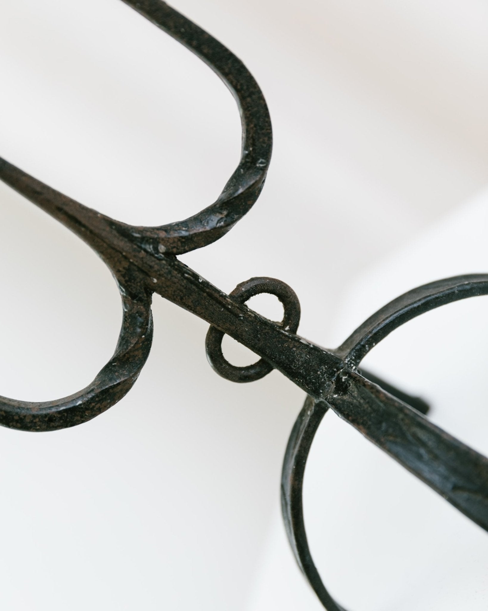 Iron candleholder statue - mid century design - 70s - Bottega Jacobs