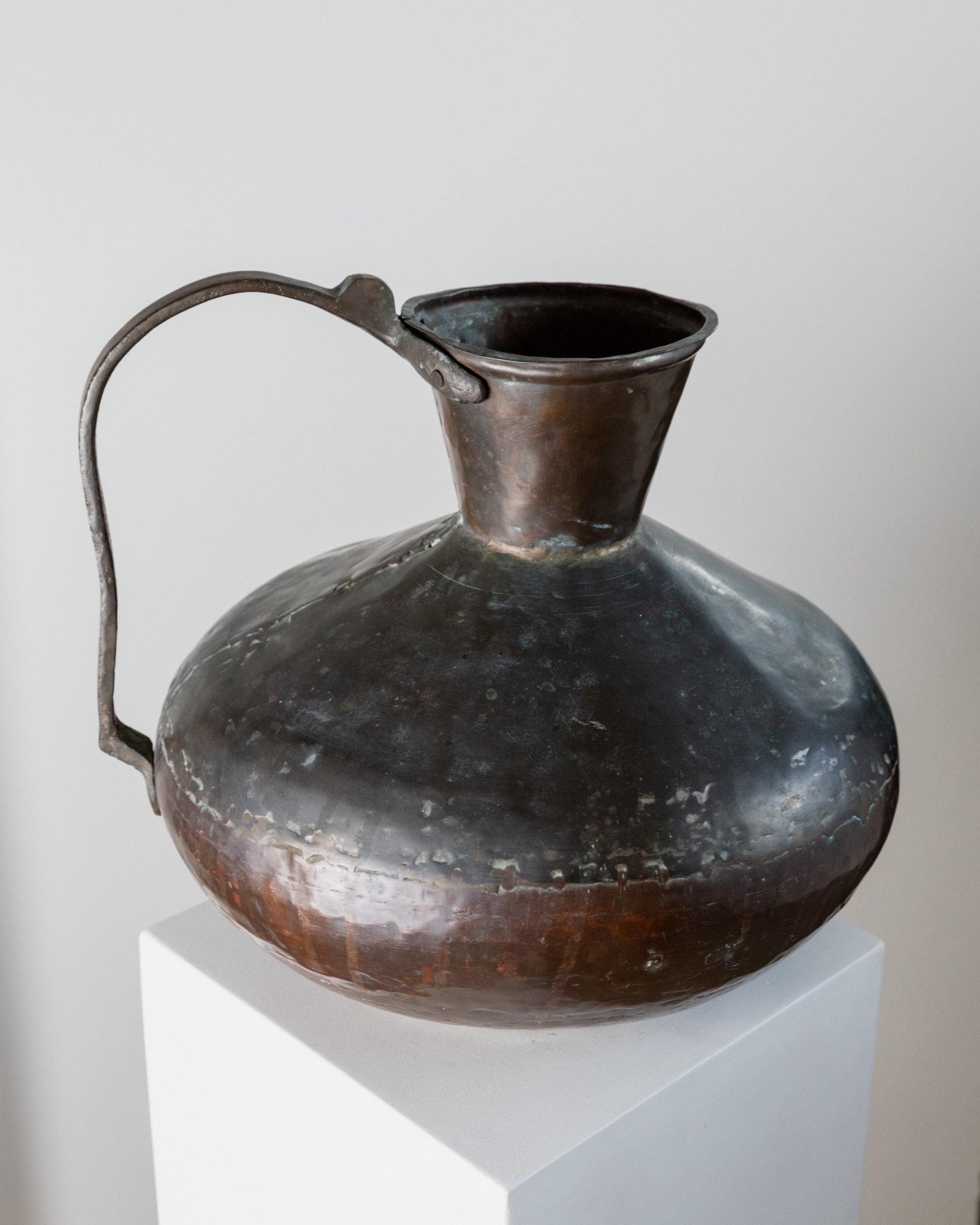 Large Antique Copper and Bronze Jug - Rare Hand - Hammered Vessel - Italy circa 1700 - Decorative Retro Flower Vase, Elegant Unique Gift Idea_Bottega Jacobs