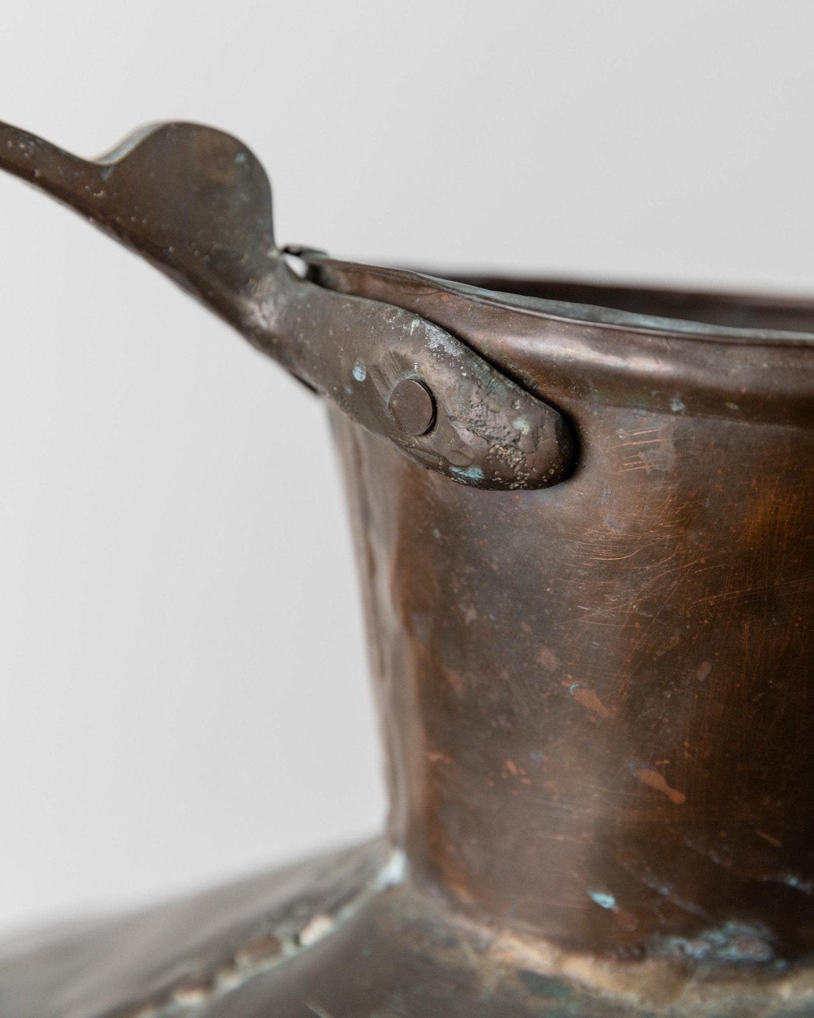Large Antique Copper and Bronze Jug - Rare Hand - Hammered Vessel - Italy circa 1700 - Decorative Retro Flower Vase, Elegant Unique Gift Idea_Bottega Jacobs