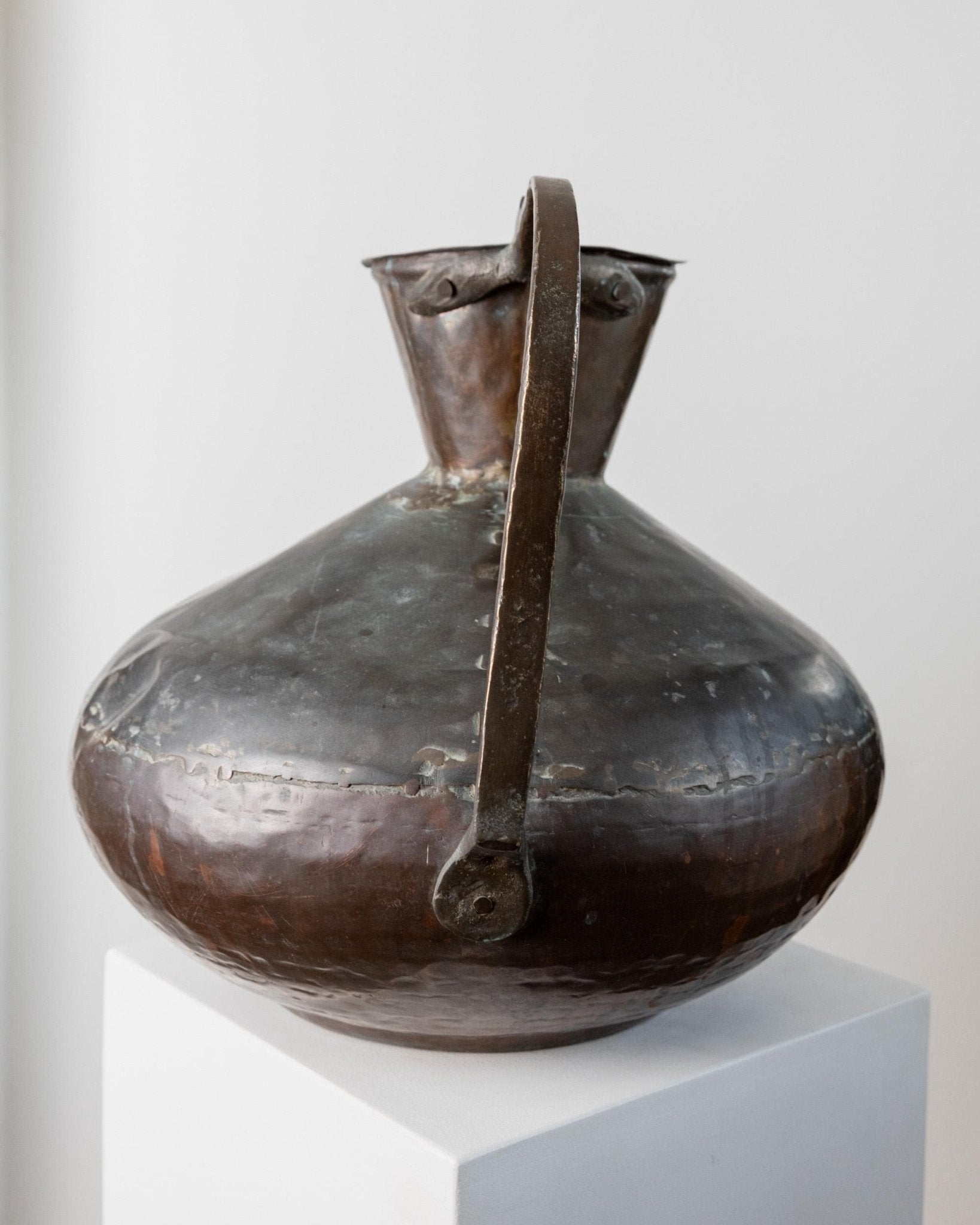 Large Antique Copper and Bronze Jug - Rare Hand - Hammered Vessel - Italy circa 1700 - Decorative Retro Flower Vase, Elegant Unique Gift Idea_Bottega Jacobs