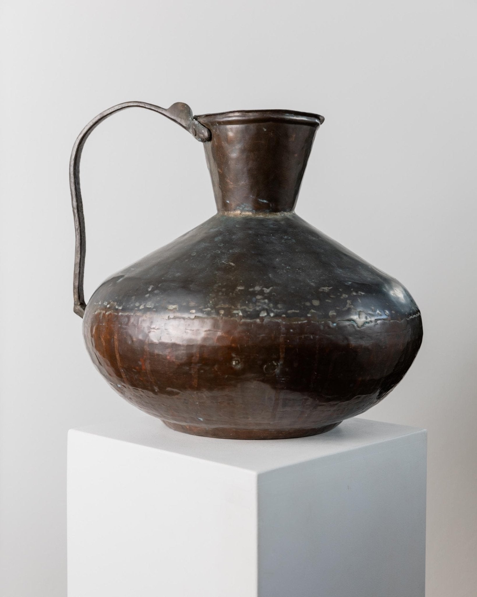 Large Antique Copper and Bronze Jug - Rare Hand - Hammered Vessel - Italy circa 1700 - Decorative Retro Flower Vase, Elegant Unique Gift Idea_Bottega Jacobs