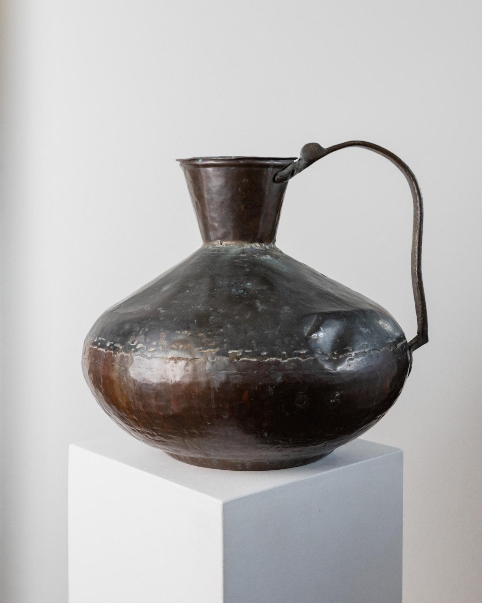 Large Antique Copper and Bronze Jug - Rare Hand - Hammered Vessel - Italy circa 1700 - Decorative Retro Flower Vase, Elegant Unique Gift Idea_Bottega Jacobs