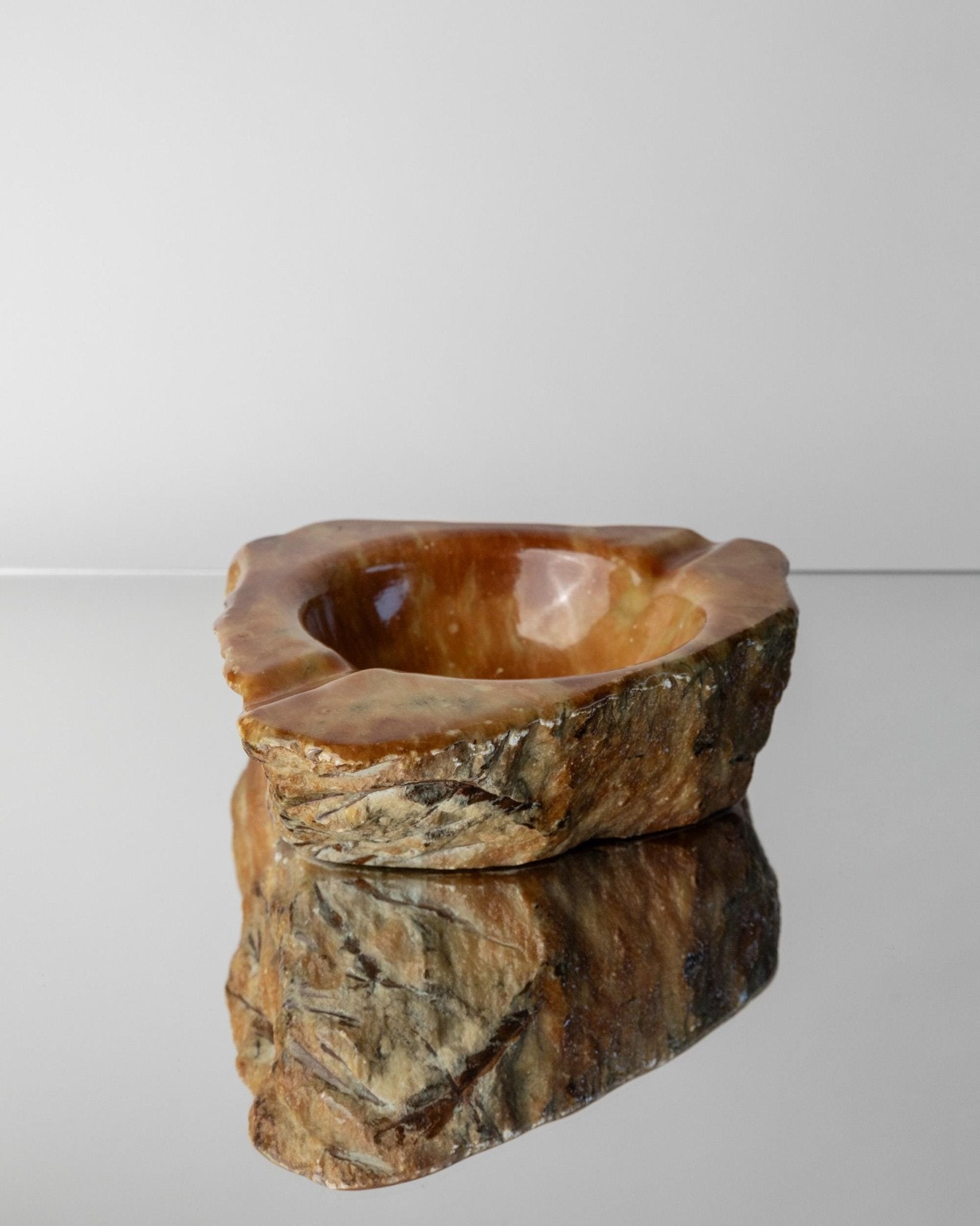 Large Vintage Alabaster Ashtray - Handcrafted from Stone - Italy 1960s - Decorative Table Decoration, unique Gift Idea, Smoke accessories_Bottega Jacobs