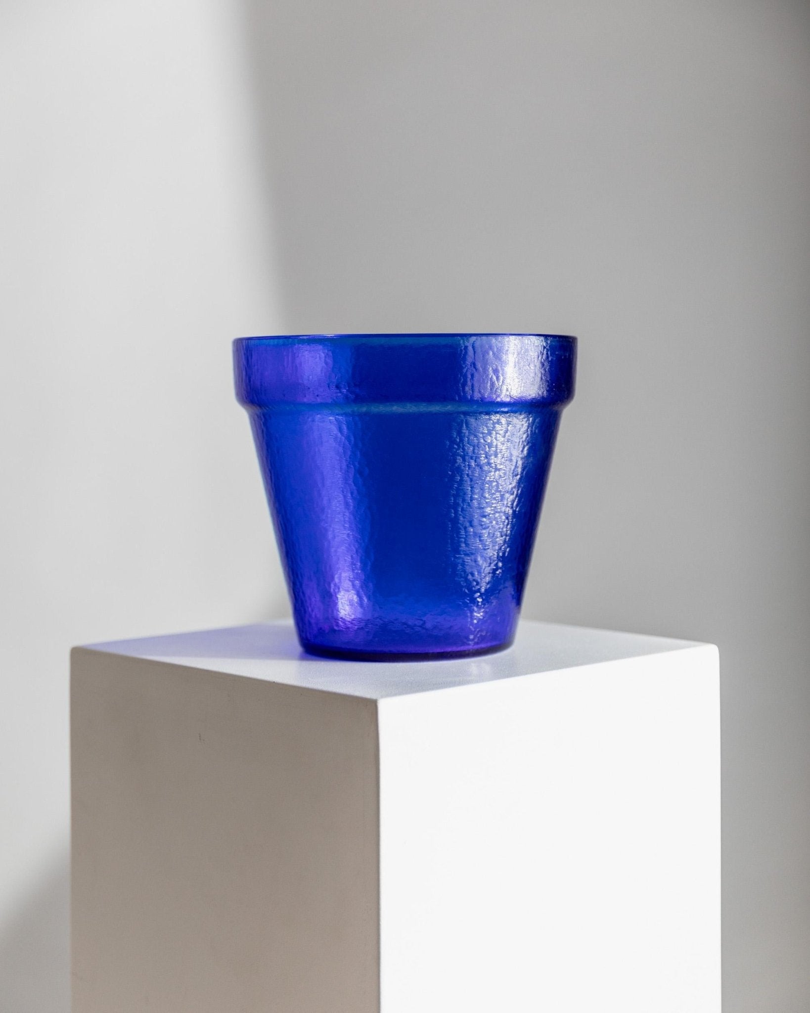 Large Vintage Glass Flower Pot - Bold Blue Glass with structure - Mid Century Design Italy 1970s - Home Decoration, Colorful Glassware, Gift_Bottega Jacobs