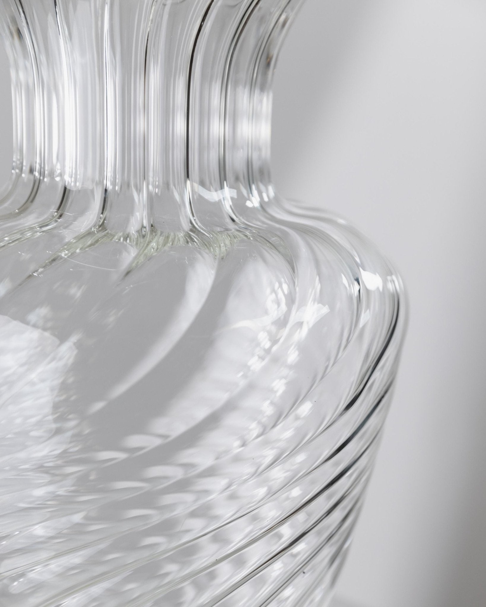 Large Vintage Glass Vase - Curved Handblown Glass Design by Soffiera Parise Italy 1970s - Gift Idea Elegant, Retro Table Decoration_Bottega Jacobs
