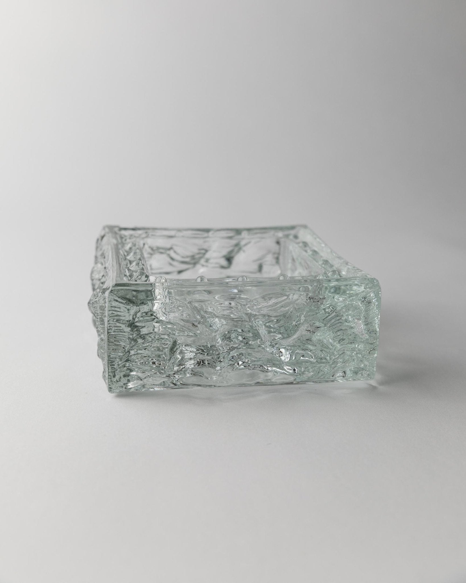 Large Vintage Murano glass ashtray - clear glass, textured, solid, ice structure - design Italy 1970s - gift idea, retro decoration elegant_Bottega Jacobs