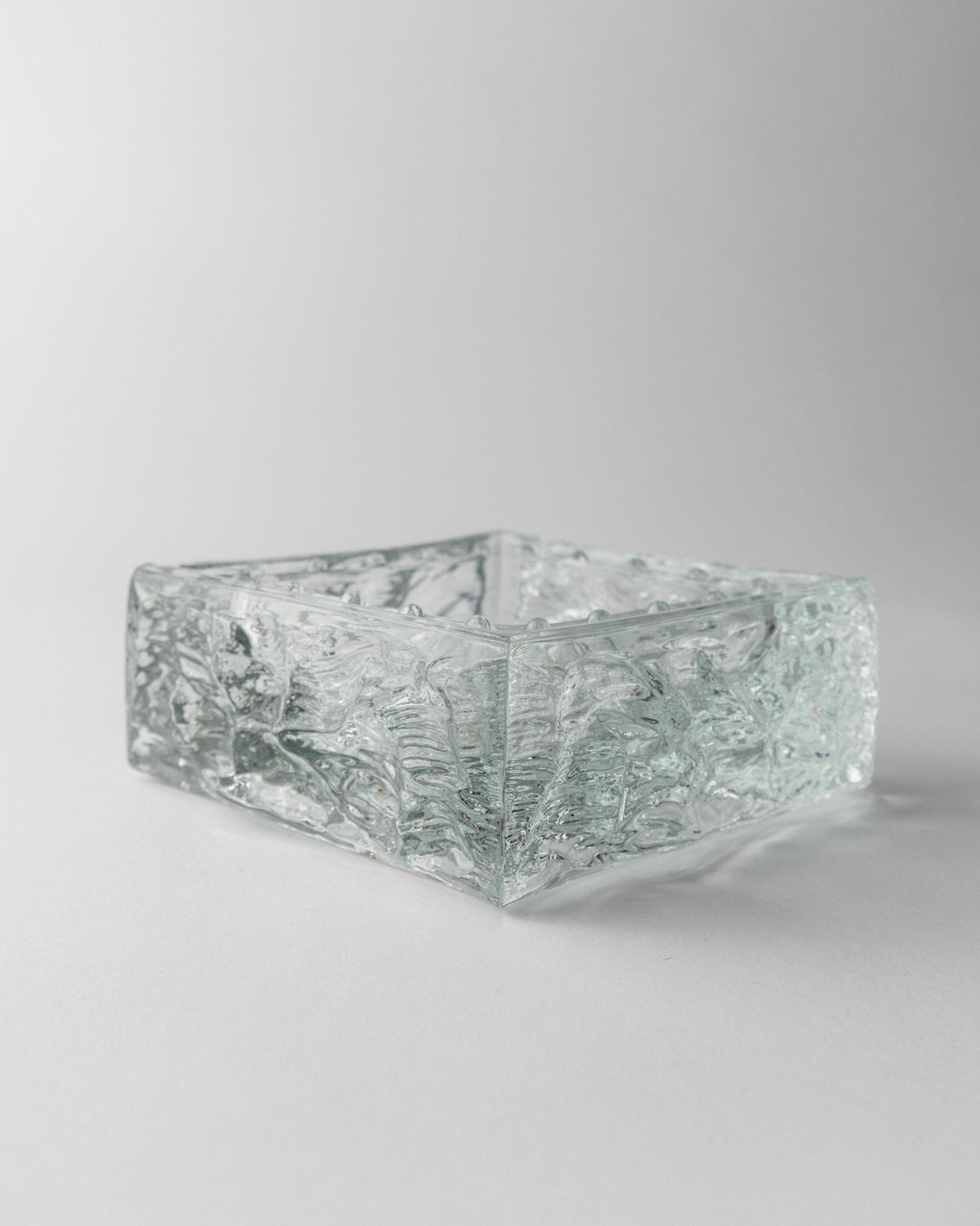 Large Vintage Murano glass ashtray - clear glass, textured, solid, ice structure - design Italy 1970s - gift idea, retro decoration elegant_Bottega Jacobs